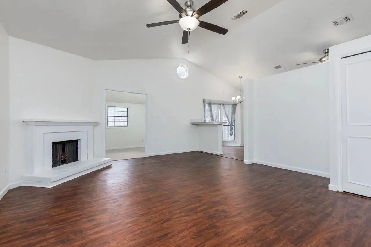 Single Family Residence For Rent in Collin County , 33 Crockett Court, Allen, Texas 75002, 3 Bedroom, 2 Bathroom, 1 Garage spaces, 1,280 Sqft, built in 1984, mls#21321463, Real Estate Agent in Allen, Homes For Rent in Collin county, Homes For Rent in Allen, Realtor in Allen Texas, Real Estate Brokerage Independent Realty Texas, Luminita Cordes Realtor