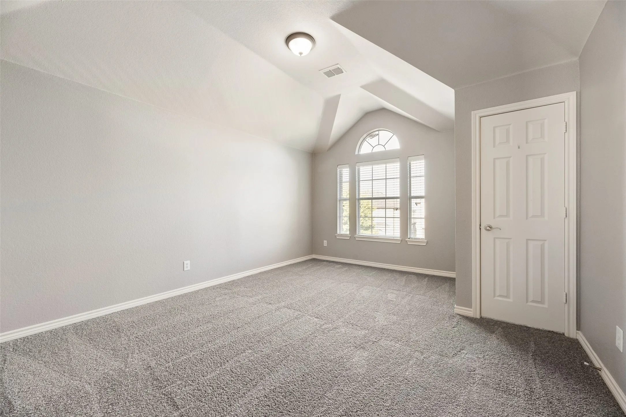 Single Family Residence For Rent in Collin County , 213 Palomino Court, Celina, Texas 75009, 5 Bedroom, 4 Bathroom, 3 Garage spaces, 3,402 Sqft, built in 2007, mls#21335804, Real Estate Agent in Celina, Homes For Rent in Collin county, Homes For Rent in Celina, Realtor in Celina Texas, Real Estate Brokerage Independent Realty Texas, Luminita Cordes Realtor