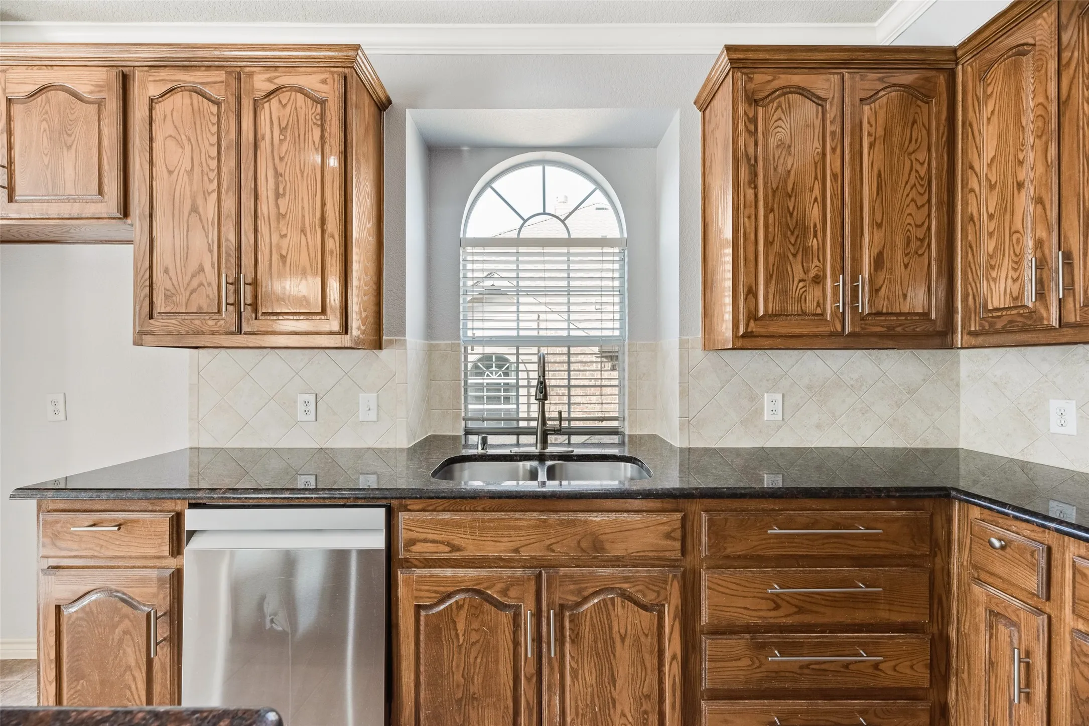 Single Family Residence For Rent in Collin County , 213 Palomino Court, Celina, Texas 75009, 5 Bedroom, 4 Bathroom, 3 Garage spaces, 3,402 Sqft, built in 2007, mls#21335804, Real Estate Agent in Celina, Homes For Rent in Collin county, Homes For Rent in Celina, Realtor in Celina Texas, Real Estate Brokerage Independent Realty Texas, Luminita Cordes Realtor