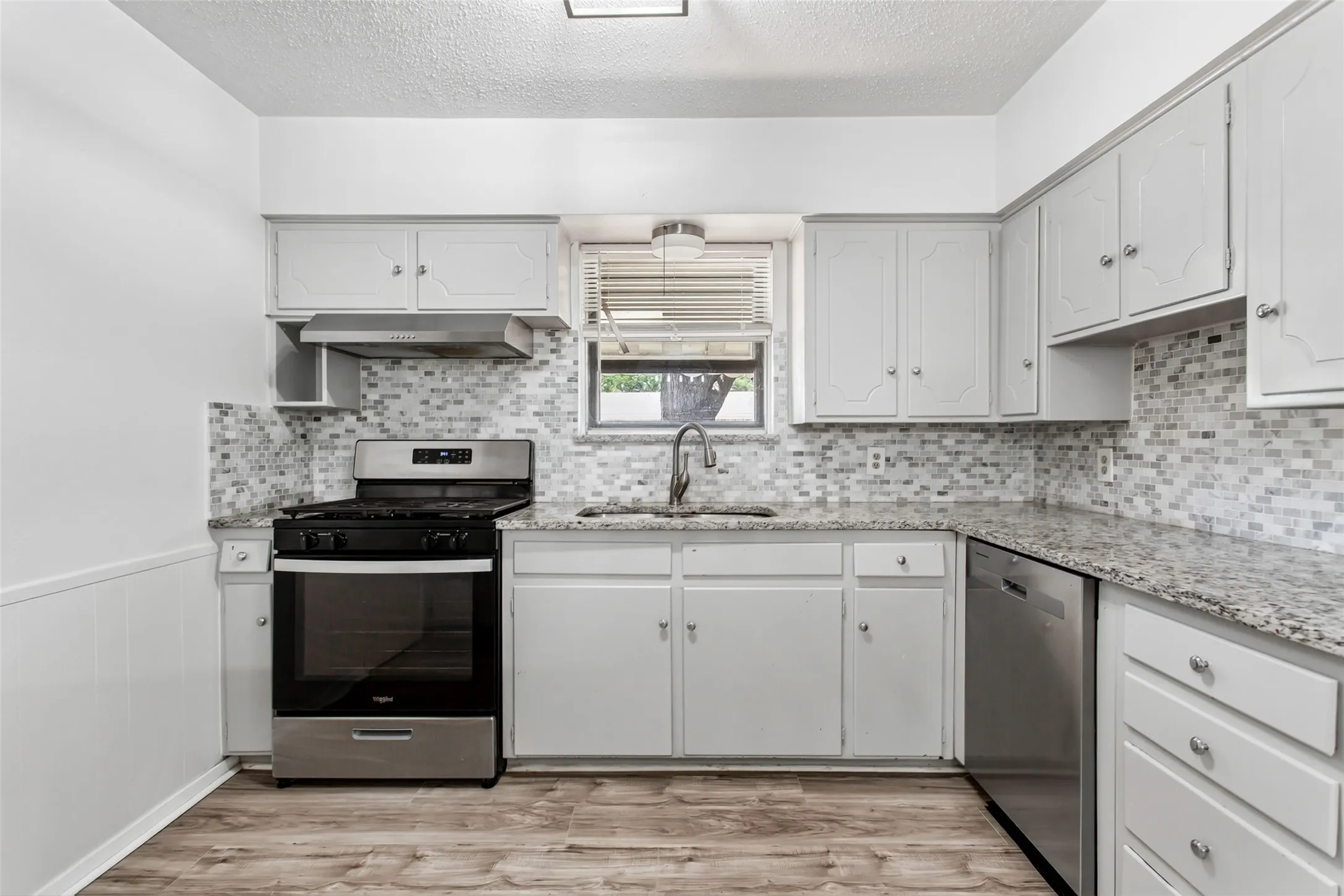 Single Family Residence For Sale in Dallas County , 3009 W 11th Street, Irving, Texas 75060, 3 Bedroom, 2 Bathroom, 2 Garage spaces, 1,762 Sqft, built in 1961, mls#21335812, Real Estate Agent in Irving, Homes For Sale in Dallas county, Homes For Sale in Irving, Realtor in Irving Texas, Real Estate Brokerage Independent Realty Texas, Luminita Cordes Realtor