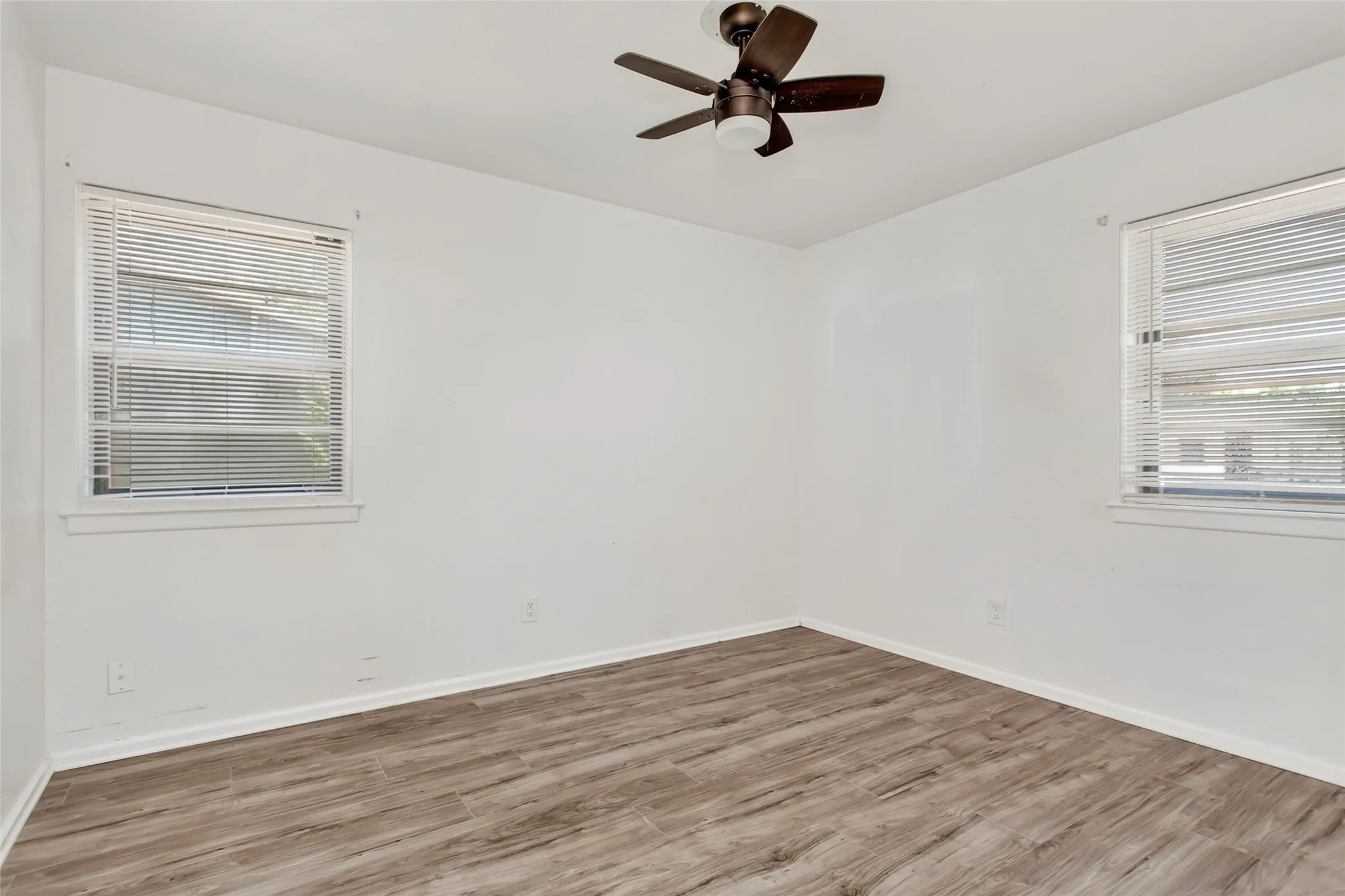 Single Family Residence For Sale in Dallas County , 3009 W 11th Street, Irving, Texas 75060, 3 Bedroom, 2 Bathroom, 2 Garage spaces, 1,762 Sqft, built in 1961, mls#21335812, Real Estate Agent in Irving, Homes For Sale in Dallas county, Homes For Sale in Irving, Realtor in Irving Texas, Real Estate Brokerage Independent Realty Texas, Luminita Cordes Realtor