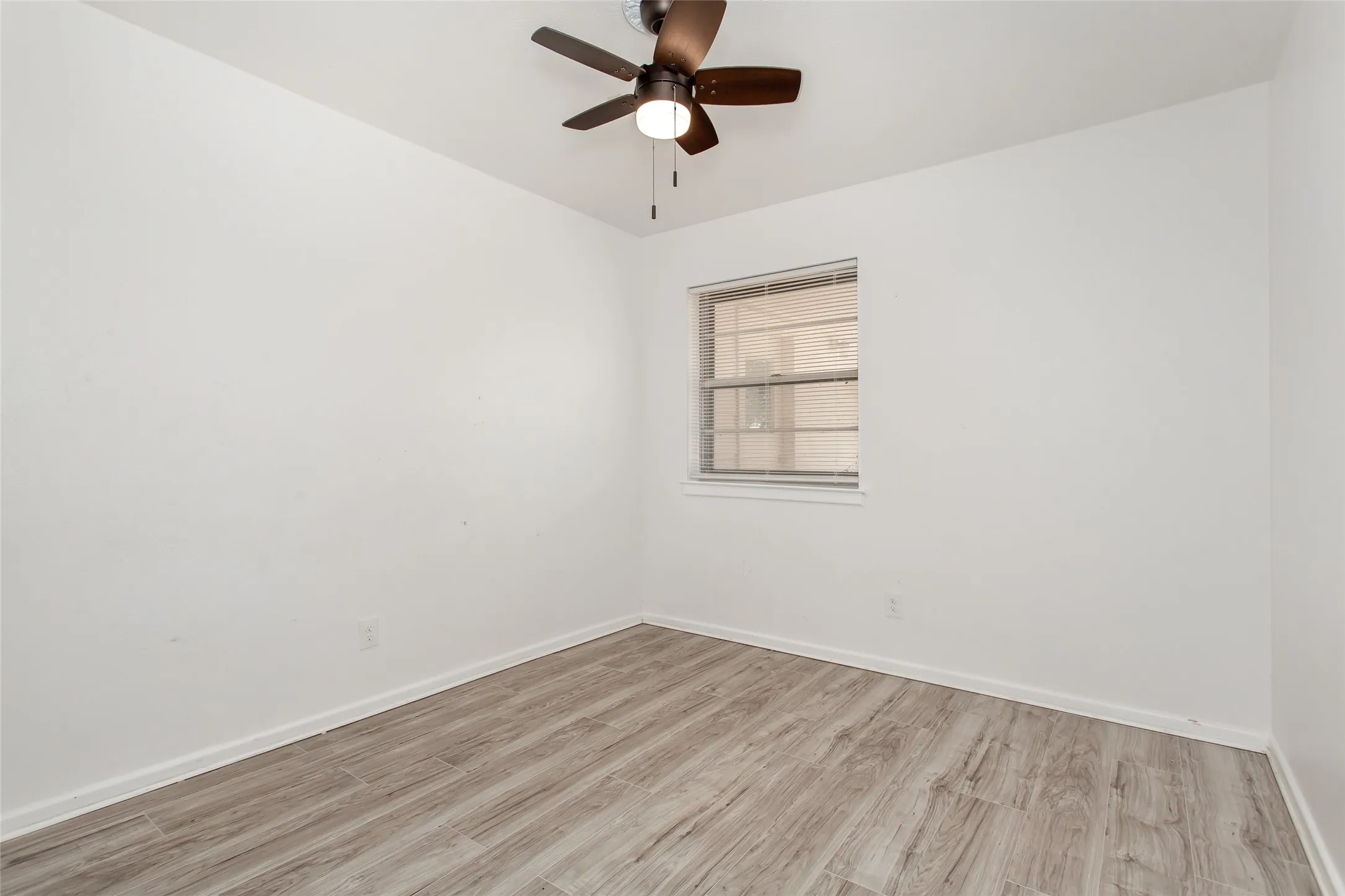 Single Family Residence For Sale in Dallas County , 3009 W 11th Street, Irving, Texas 75060, 3 Bedroom, 2 Bathroom, 2 Garage spaces, 1,762 Sqft, built in 1961, mls#21335812, Real Estate Agent in Irving, Homes For Sale in Dallas county, Homes For Sale in Irving, Realtor in Irving Texas, Real Estate Brokerage Independent Realty Texas, Luminita Cordes Realtor