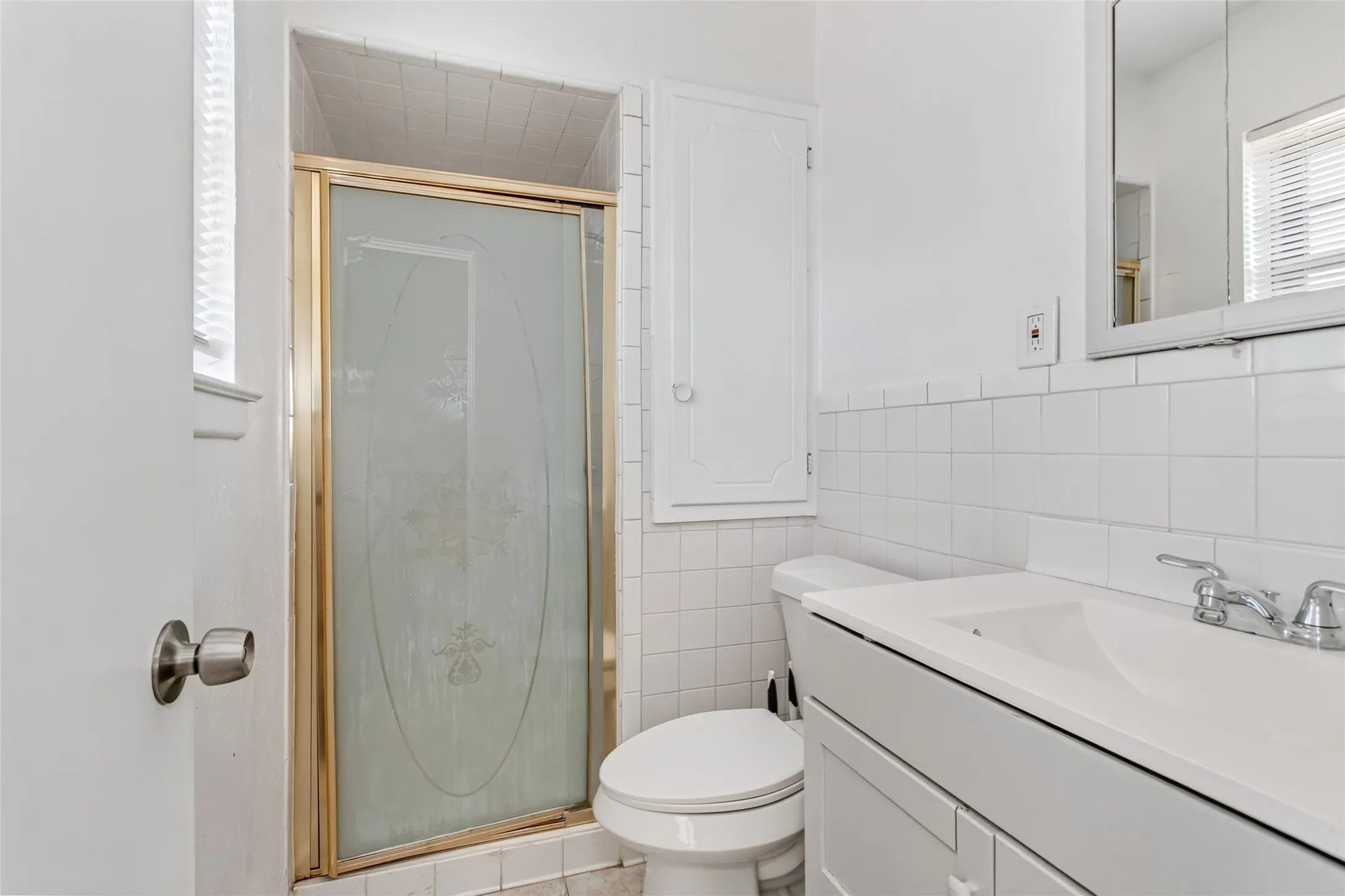 Single Family Residence For Sale in Dallas County , 3009 W 11th Street, Irving, Texas 75060, 3 Bedroom, 2 Bathroom, 2 Garage spaces, 1,762 Sqft, built in 1961, mls#21335812, Real Estate Agent in Irving, Homes For Sale in Dallas county, Homes For Sale in Irving, Realtor in Irving Texas, Real Estate Brokerage Independent Realty Texas, Luminita Cordes Realtor