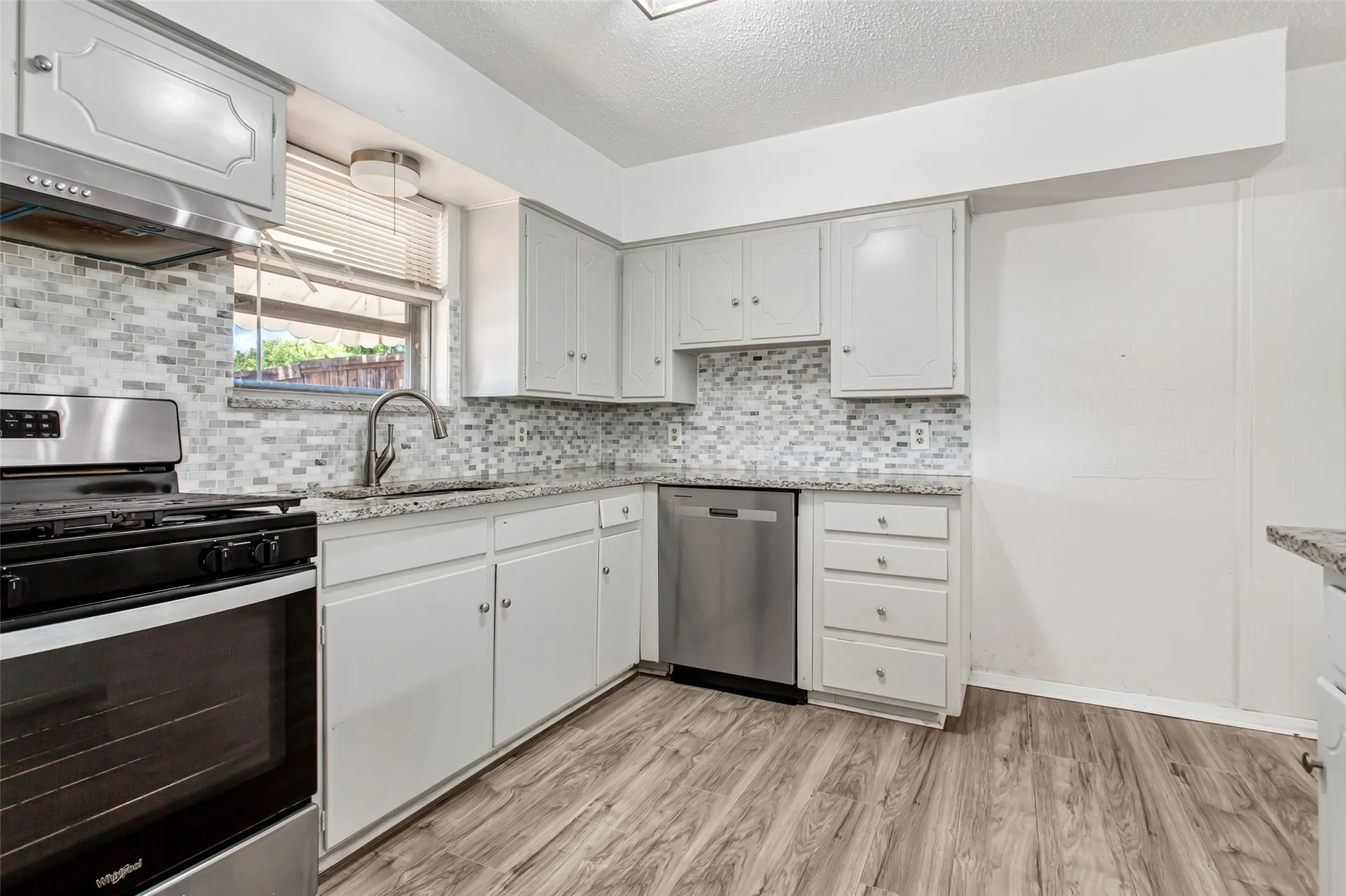 Single Family Residence For Sale in Dallas County , 3009 W 11th Street, Irving, Texas 75060, 3 Bedroom, 2 Bathroom, 2 Garage spaces, 1,762 Sqft, built in 1961, mls#21335812, Real Estate Agent in Irving, Homes For Sale in Dallas county, Homes For Sale in Irving, Realtor in Irving Texas, Real Estate Brokerage Independent Realty Texas, Luminita Cordes Realtor