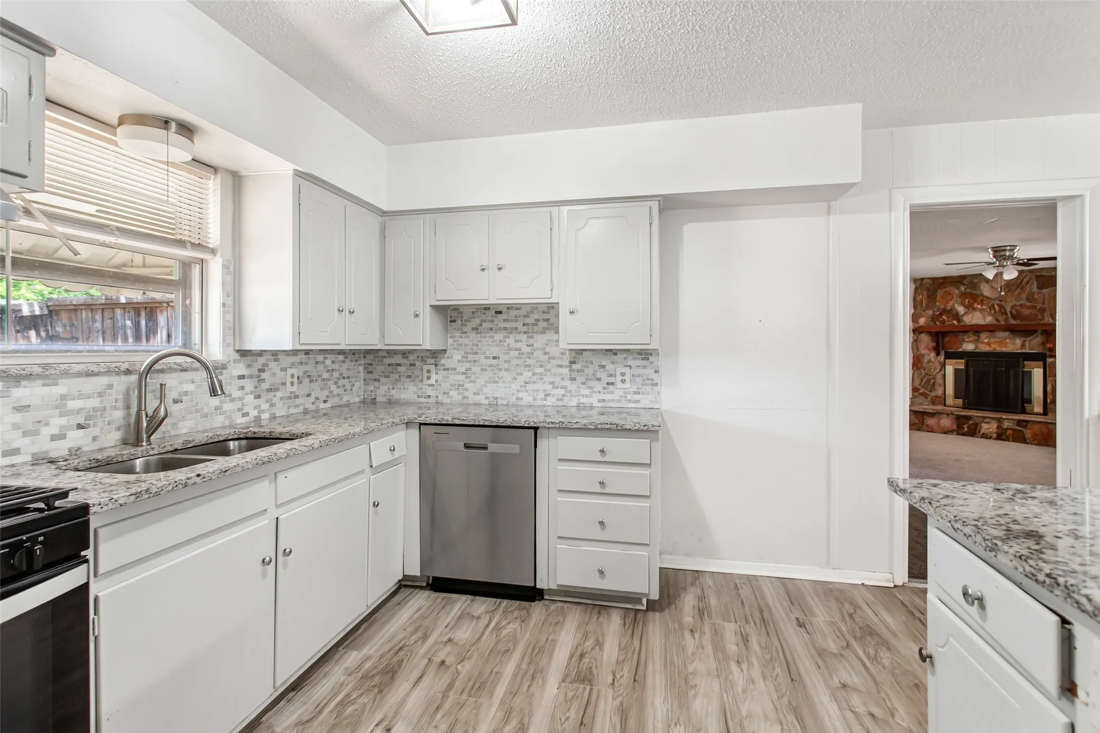 Single Family Residence For Sale in Dallas County , 3009 W 11th Street, Irving, Texas 75060, 3 Bedroom, 2 Bathroom, 2 Garage spaces, 1,762 Sqft, built in 1961, mls#21335812, Real Estate Agent in Irving, Homes For Sale in Dallas county, Homes For Sale in Irving, Realtor in Irving Texas, Real Estate Brokerage Independent Realty Texas, Luminita Cordes Realtor