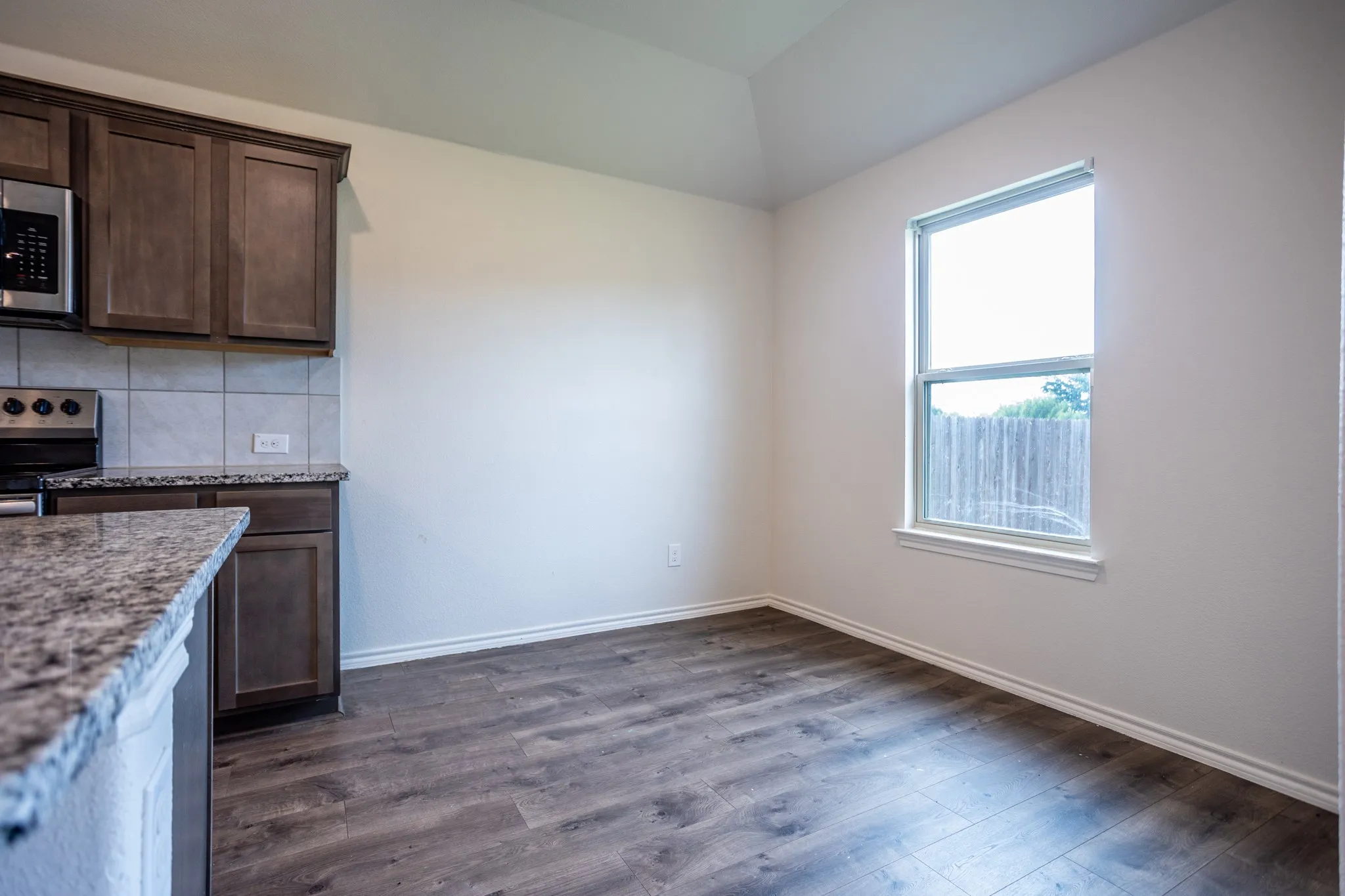 Single Family Residence For Sale in Denton County , 709 Alton Drive, Aubrey, Texas 76227, 3 Bedroom, 2 Bathroom, 2 Garage spaces, 1,258 Sqft, built in 2019, mls#21335790, Real Estate Agent in Aubrey, Homes For Sale in Denton county, Homes For Sale in Aubrey, Realtor in Aubrey Texas, Real Estate Brokerage Independent Realty Texas, Luminita Cordes Realtor