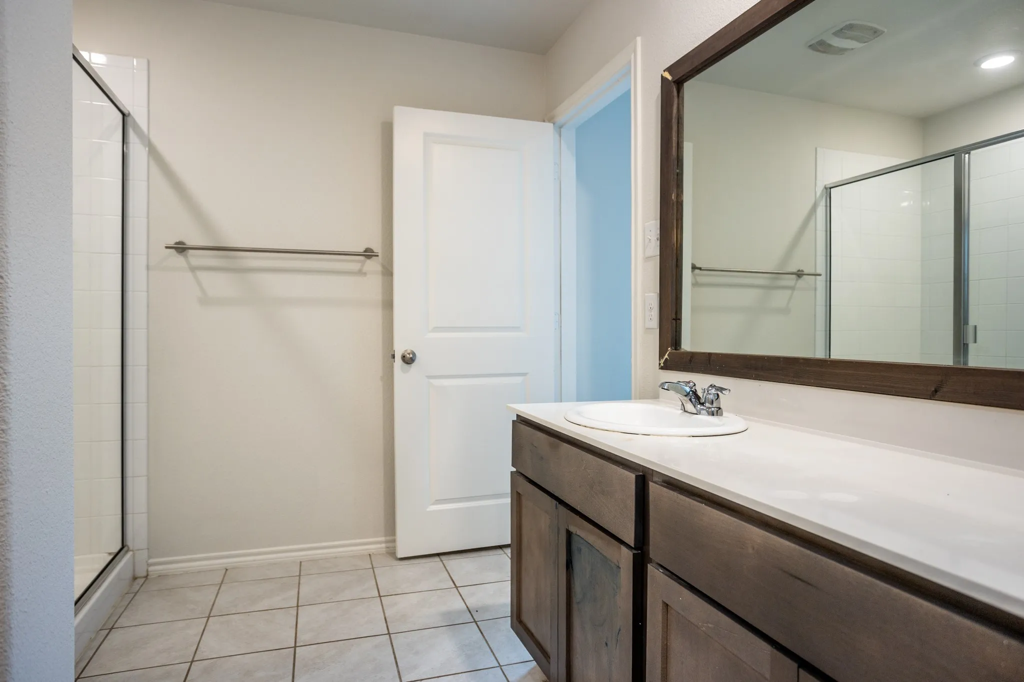 Single Family Residence For Sale in Denton County , 709 Alton Drive, Aubrey, Texas 76227, 3 Bedroom, 2 Bathroom, 2 Garage spaces, 1,258 Sqft, built in 2019, mls#21335790, Real Estate Agent in Aubrey, Homes For Sale in Denton county, Homes For Sale in Aubrey, Realtor in Aubrey Texas, Real Estate Brokerage Independent Realty Texas, Luminita Cordes Realtor