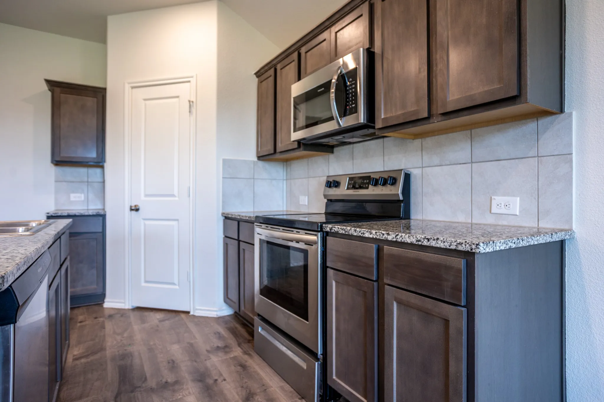 Single Family Residence For Sale in Denton County , 709 Alton Drive, Aubrey, Texas 76227, 3 Bedroom, 2 Bathroom, 2 Garage spaces, 1,258 Sqft, built in 2019, mls#21335790, Real Estate Agent in Aubrey, Homes For Sale in Denton county, Homes For Sale in Aubrey, Realtor in Aubrey Texas, Real Estate Brokerage Independent Realty Texas, Luminita Cordes Realtor