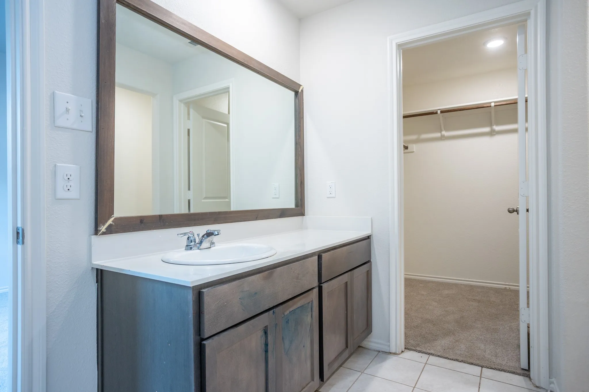 Single Family Residence For Sale in Denton County , 709 Alton Drive, Aubrey, Texas 76227, 3 Bedroom, 2 Bathroom, 2 Garage spaces, 1,258 Sqft, built in 2019, mls#21335790, Real Estate Agent in Aubrey, Homes For Sale in Denton county, Homes For Sale in Aubrey, Realtor in Aubrey Texas, Real Estate Brokerage Independent Realty Texas, Luminita Cordes Realtor
