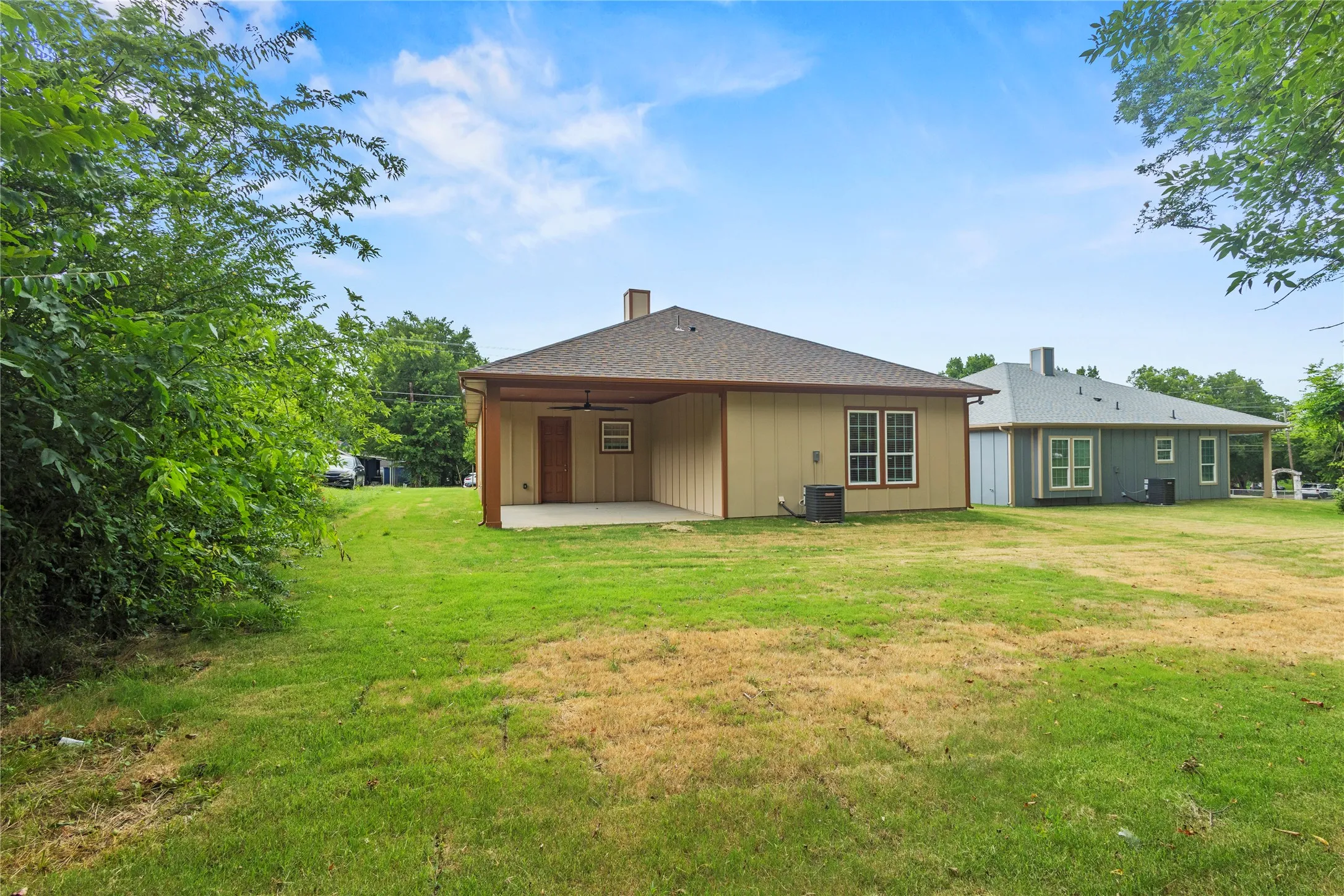 Single Family Residence For Sale in Fannin County , 403 S 4th Street, Bonham, Texas 75418, 3 Bedroom, 2 Bathroom, 2 Garage spaces, 1,473 Sqft, built in 2026, Price $285,000, mls#21335690, Real Estate Agent in Bonham, Homes For Sale in Fannin county, Homes For Sale in Bonham, Realtor in Bonham Texas, Real Estate Brokerage Independent Realty Texas, Luminita Cordes Realtor