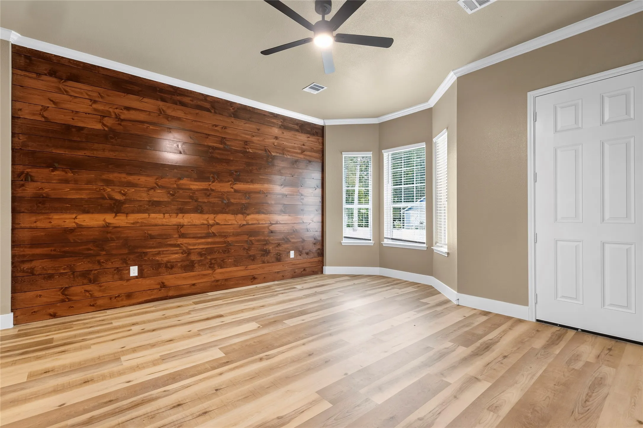 Single Family Residence For Sale in Fannin County , 403 S 4th Street, Bonham, Texas 75418, 3 Bedroom, 2 Bathroom, 2 Garage spaces, 1,473 Sqft, built in 2026, Price $285,000, mls#21335690, Real Estate Agent in Bonham, Homes For Sale in Fannin county, Homes For Sale in Bonham, Realtor in Bonham Texas, Real Estate Brokerage Independent Realty Texas, Luminita Cordes Realtor
