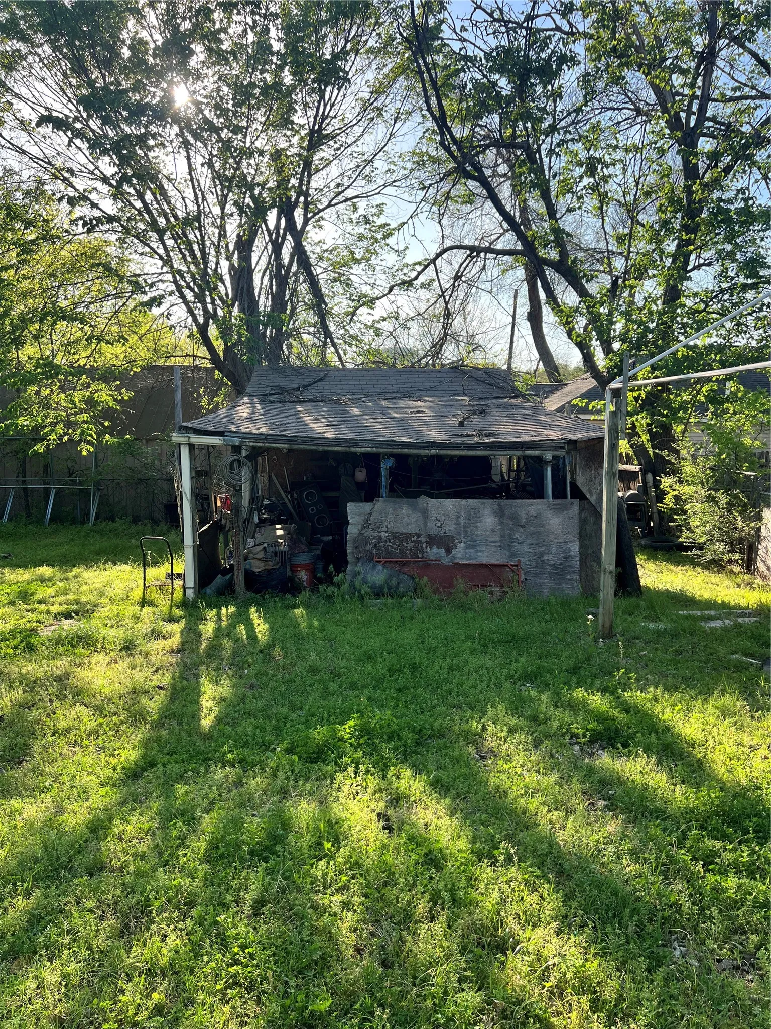 Single Family Residence For Sale in Tarrant County , 3208 Knox Street, Fort Worth, Texas 76119, 2 Bedroom, 1 Bathroom, Garage spaces, 1,064 Sqft, built in 1930, mls#21335793, Real Estate Agent in Fort Worth, Homes For Sale in Tarrant county, Homes For Sale in Fort Worth, Realtor in Fort Worth Texas, Real Estate Brokerage Independent Realty Texas, Luminita Cordes Realtor