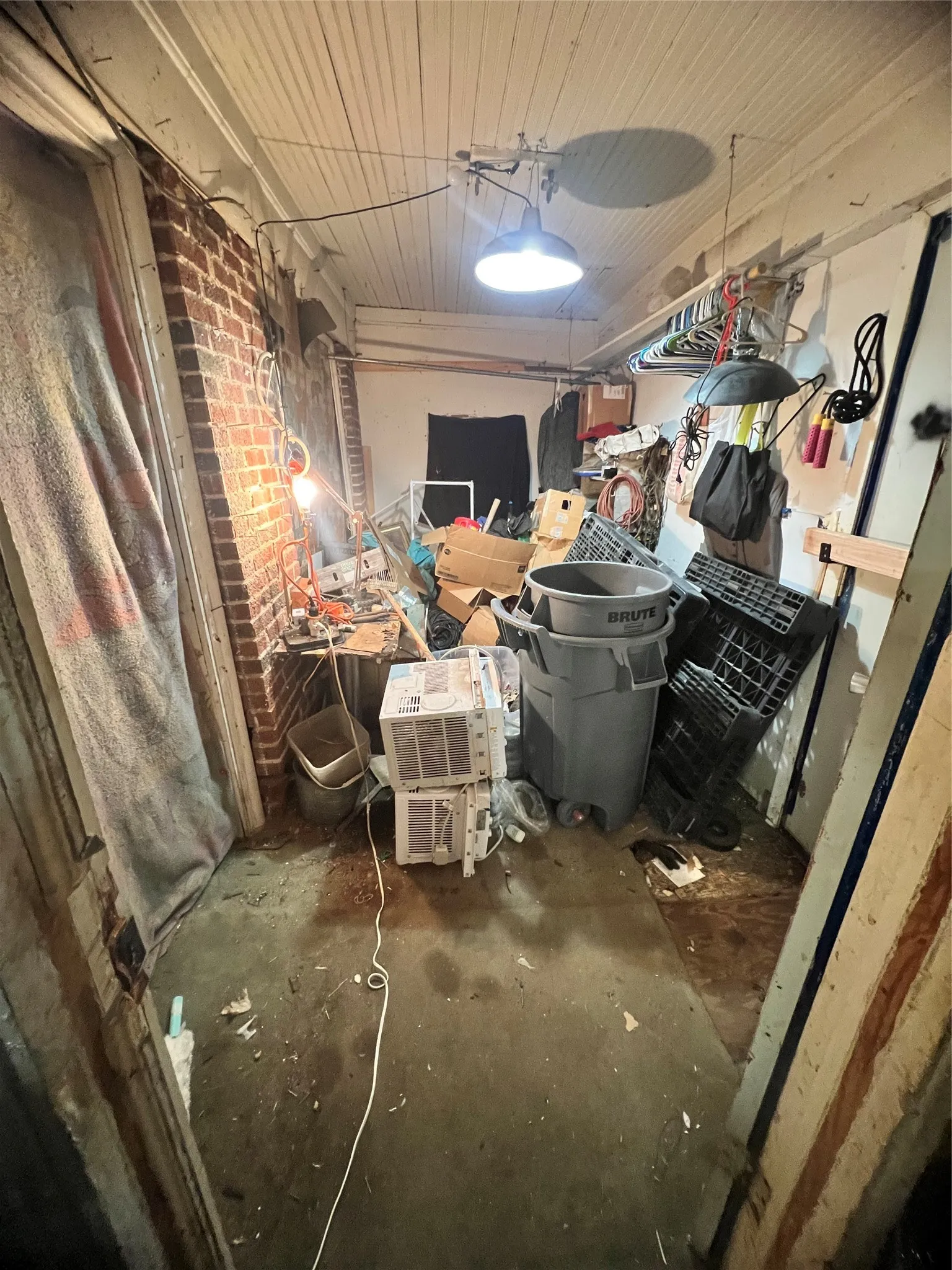 Single Family Residence For Sale in Tarrant County , 3208 Knox Street, Fort Worth, Texas 76119, 2 Bedroom, 1 Bathroom, Garage spaces, 1,064 Sqft, built in 1930, mls#21335793, Real Estate Agent in Fort Worth, Homes For Sale in Tarrant county, Homes For Sale in Fort Worth, Realtor in Fort Worth Texas, Real Estate Brokerage Independent Realty Texas, Luminita Cordes Realtor