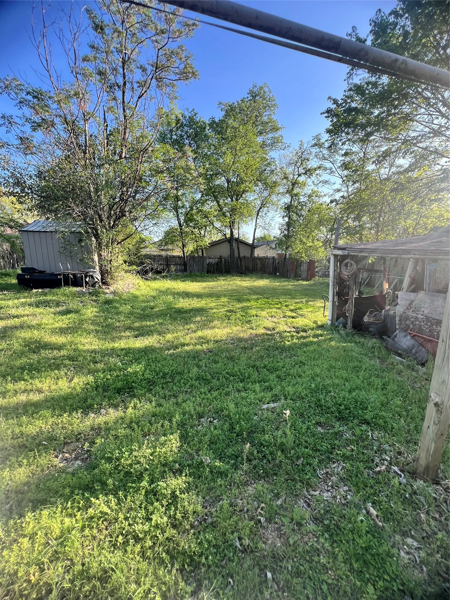 Single Family Residence For Sale in Tarrant County , 3208 Knox Street, Fort Worth, Texas 76119, 2 Bedroom, 1 Bathroom, Garage spaces, 1,064 Sqft, built in 1930, mls#21335793, Real Estate Agent in Fort Worth, Homes For Sale in Tarrant county, Homes For Sale in Fort Worth, Realtor in Fort Worth Texas, Real Estate Brokerage Independent Realty Texas, Luminita Cordes Realtor