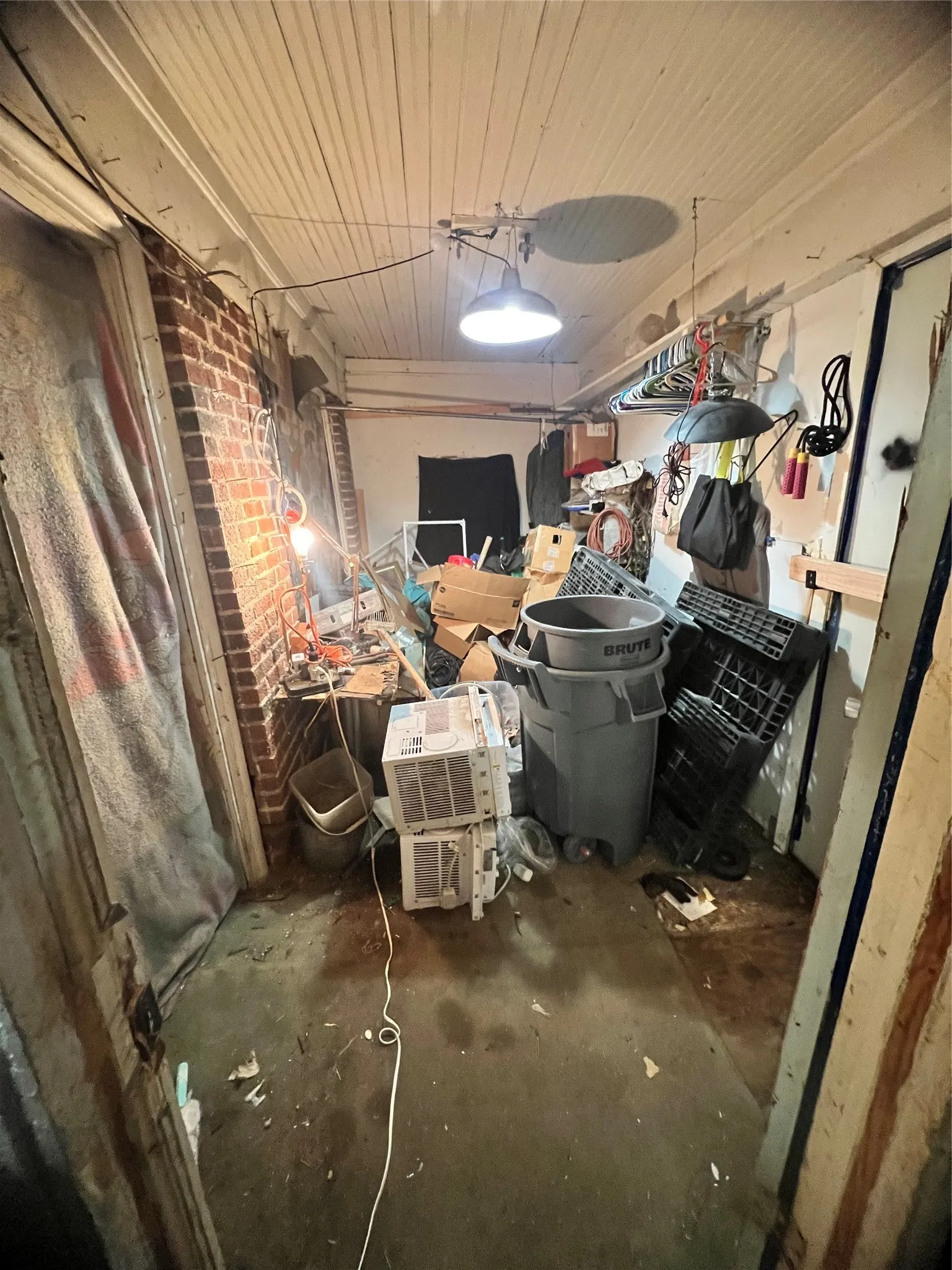 Single Family Residence For Sale in Tarrant County , 3208 Knox Street, Fort Worth, Texas 76119, 2 Bedroom, 1 Bathroom, Garage spaces, 1,064 Sqft, built in 1930, mls#21335793, Real Estate Agent in Fort Worth, Homes For Sale in Tarrant county, Homes For Sale in Fort Worth, Realtor in Fort Worth Texas, Real Estate Brokerage Independent Realty Texas, Luminita Cordes Realtor