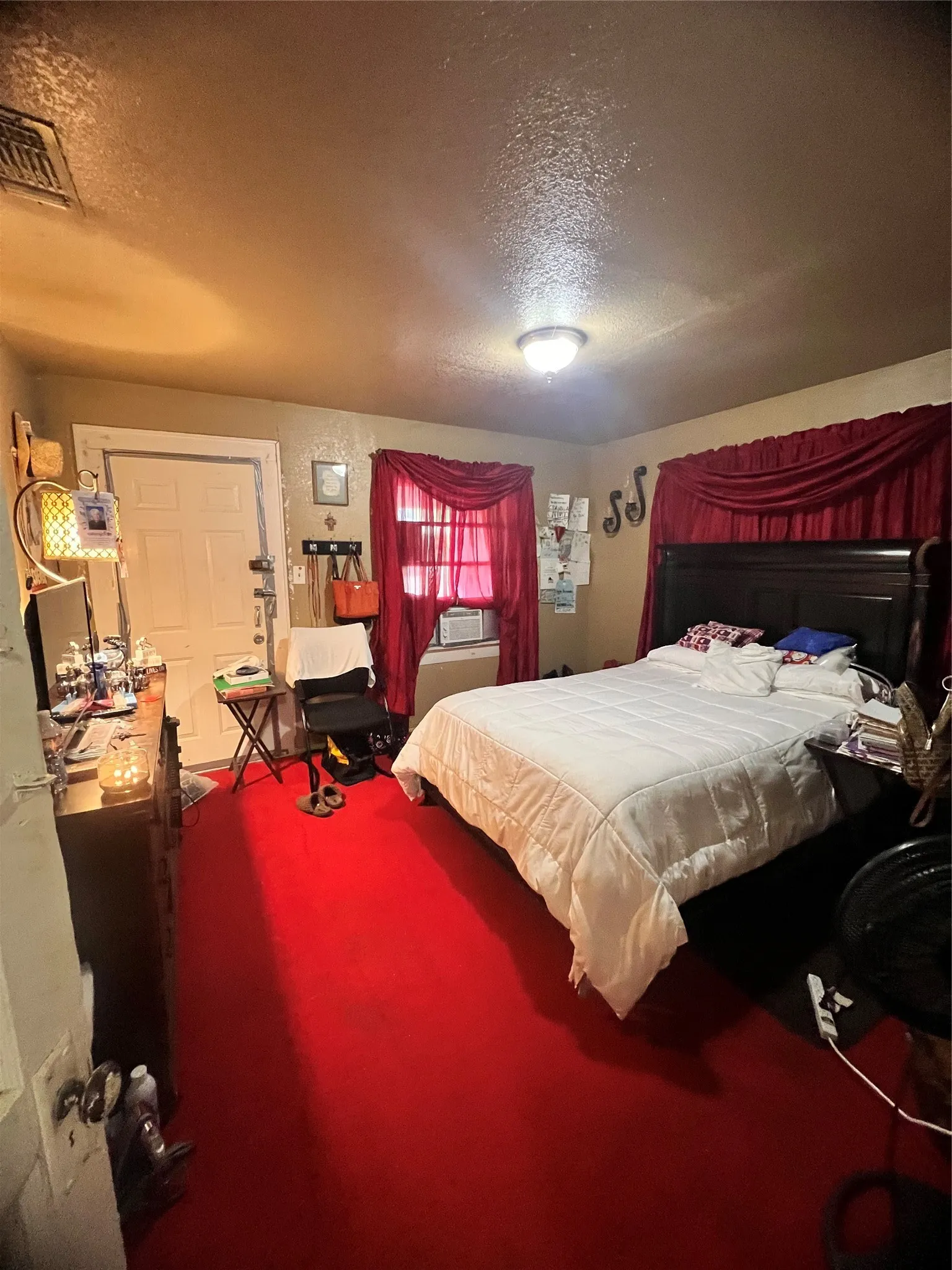 Single Family Residence For Sale in Tarrant County , 3208 Knox Street, Fort Worth, Texas 76119, 2 Bedroom, 1 Bathroom, Garage spaces, 1,064 Sqft, built in 1930, mls#21335793, Real Estate Agent in Fort Worth, Homes For Sale in Tarrant county, Homes For Sale in Fort Worth, Realtor in Fort Worth Texas, Real Estate Brokerage Independent Realty Texas, Luminita Cordes Realtor
