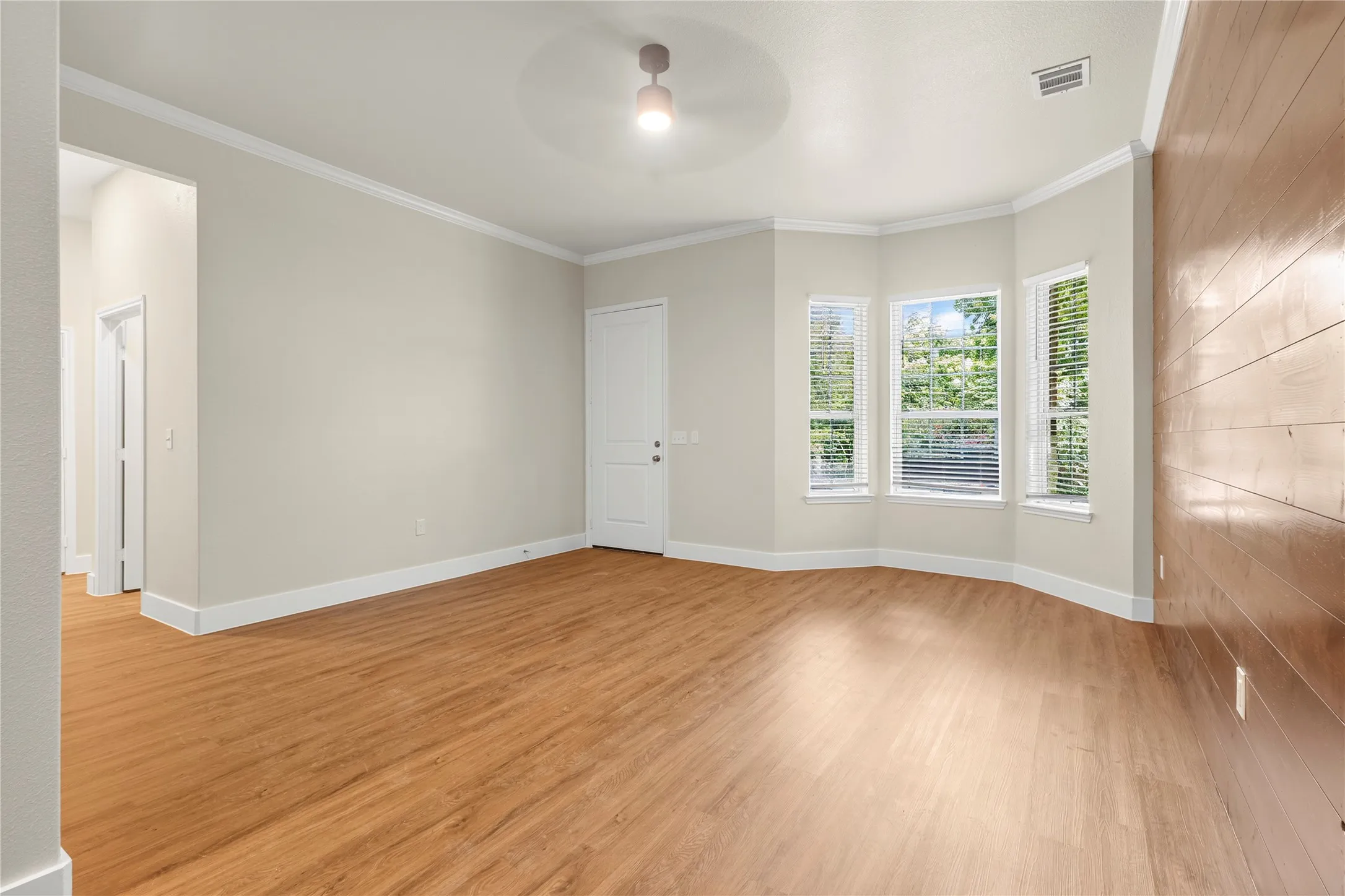 Single Family Residence For Sale in Fannin County , 613 S 5th Street, Bonham, Texas 75418, 3 Bedroom, 2 Bathroom, 2 Garage spaces, 1,473 Sqft, built in 2026, Price $290,000, mls#21335697, Real Estate Agent in Bonham, Homes For Sale in Fannin county, Homes For Sale in Bonham, Realtor in Bonham Texas, Real Estate Brokerage Independent Realty Texas, Luminita Cordes Realtor