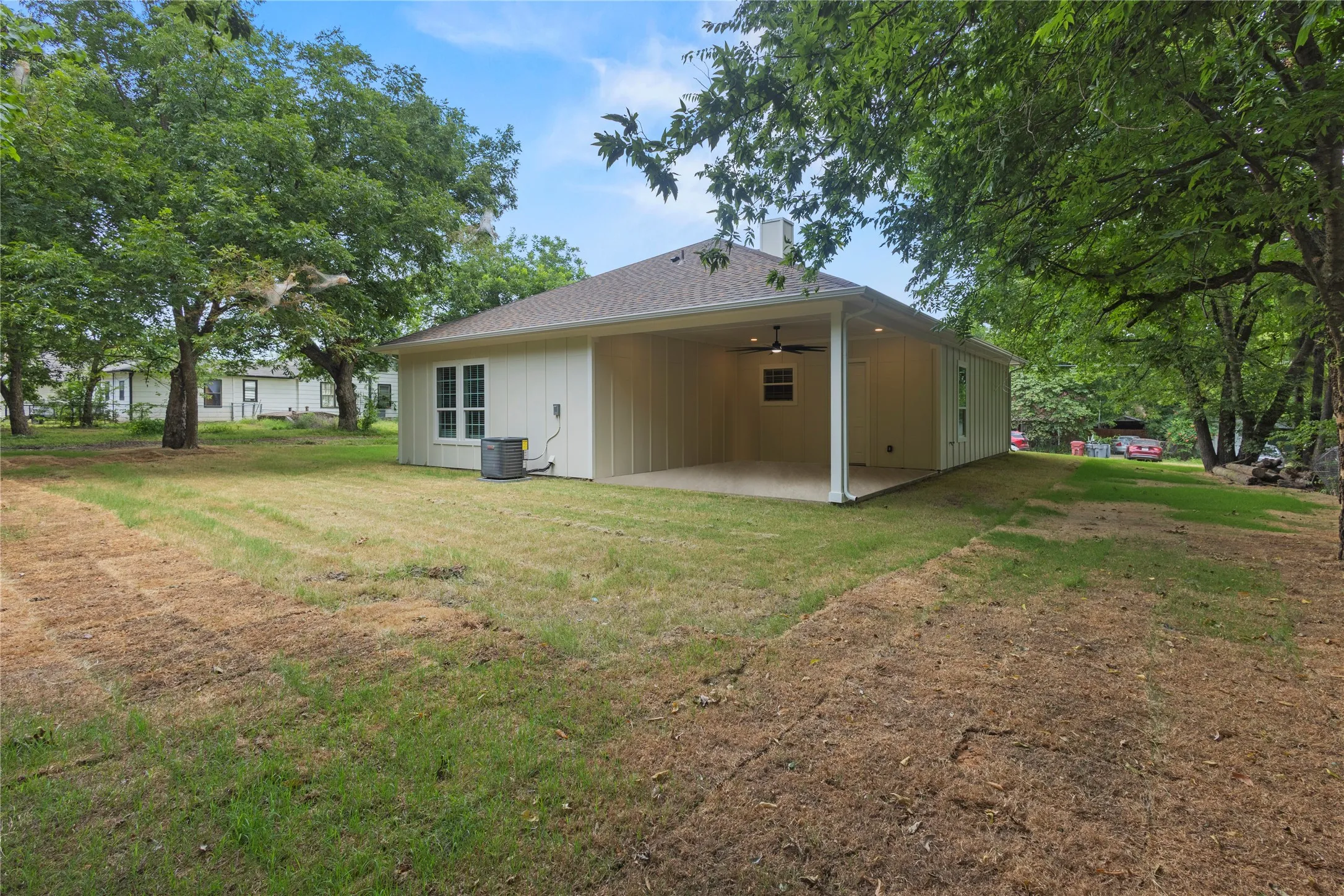 Single Family Residence For Sale in Fannin County , 613 S 5th Street, Bonham, Texas 75418, 3 Bedroom, 2 Bathroom, 2 Garage spaces, 1,473 Sqft, built in 2026, Price $290,000, mls#21335697, Real Estate Agent in Bonham, Homes For Sale in Fannin county, Homes For Sale in Bonham, Realtor in Bonham Texas, Real Estate Brokerage Independent Realty Texas, Luminita Cordes Realtor