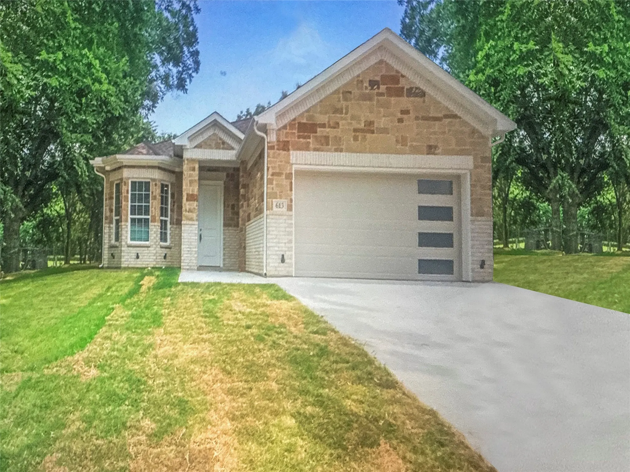 Single Family Residence For Sale in Fannin County , 613 S 5th Street, Bonham, Texas 75418, 3 Bedroom, 2 Bathroom, 2 Garage spaces, 1,473 Sqft, built in 2026, Price $290,000, mls#21335697, Real Estate Agent in Bonham, Homes For Sale in Fannin county, Homes For Sale in Bonham, Realtor in Bonham Texas, Real Estate Brokerage Independent Realty Texas, Luminita Cordes Realtor