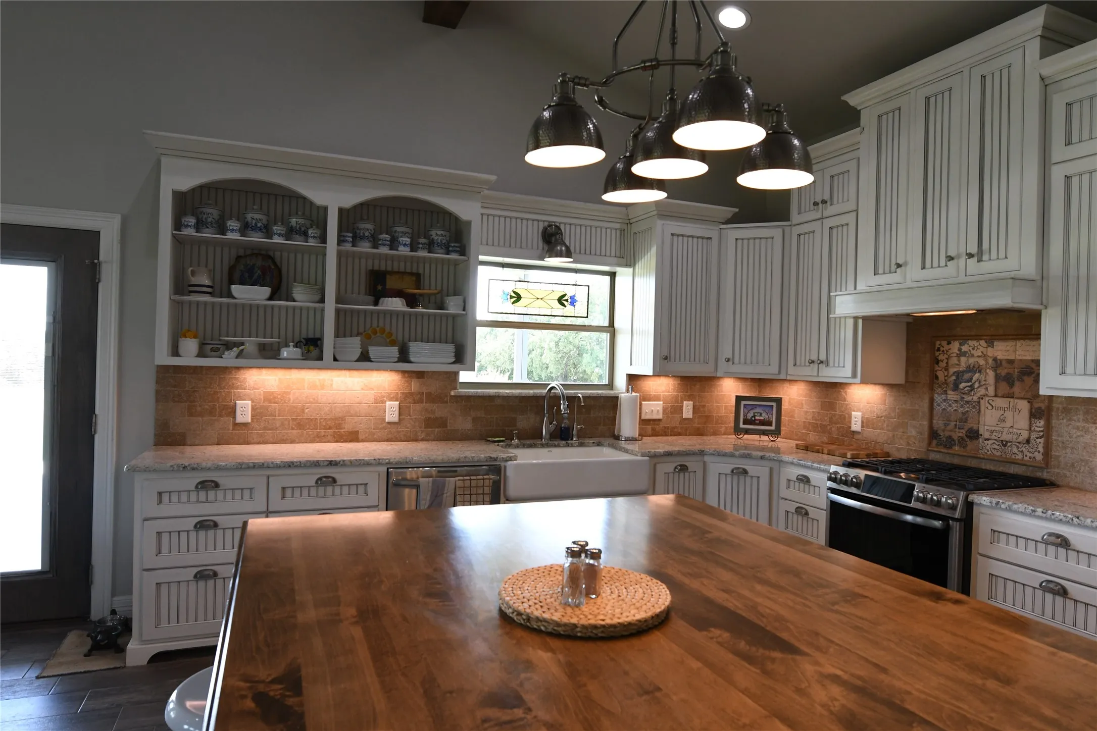 Farm For Sale in Montague County , 1809 Carminati Road, Montague, Texas 76251, 2 Bedroom, 2 Bathroom, 2 Garage spaces, 1,730 Sqft, built in 2017, mls#21334863, Real Estate Agent in Montague, Homes For Sale in Montague county, Homes For Sale in Montague, Realtor in Montague Texas, Real Estate Brokerage Independent Realty Texas, Luminita Cordes Realtor