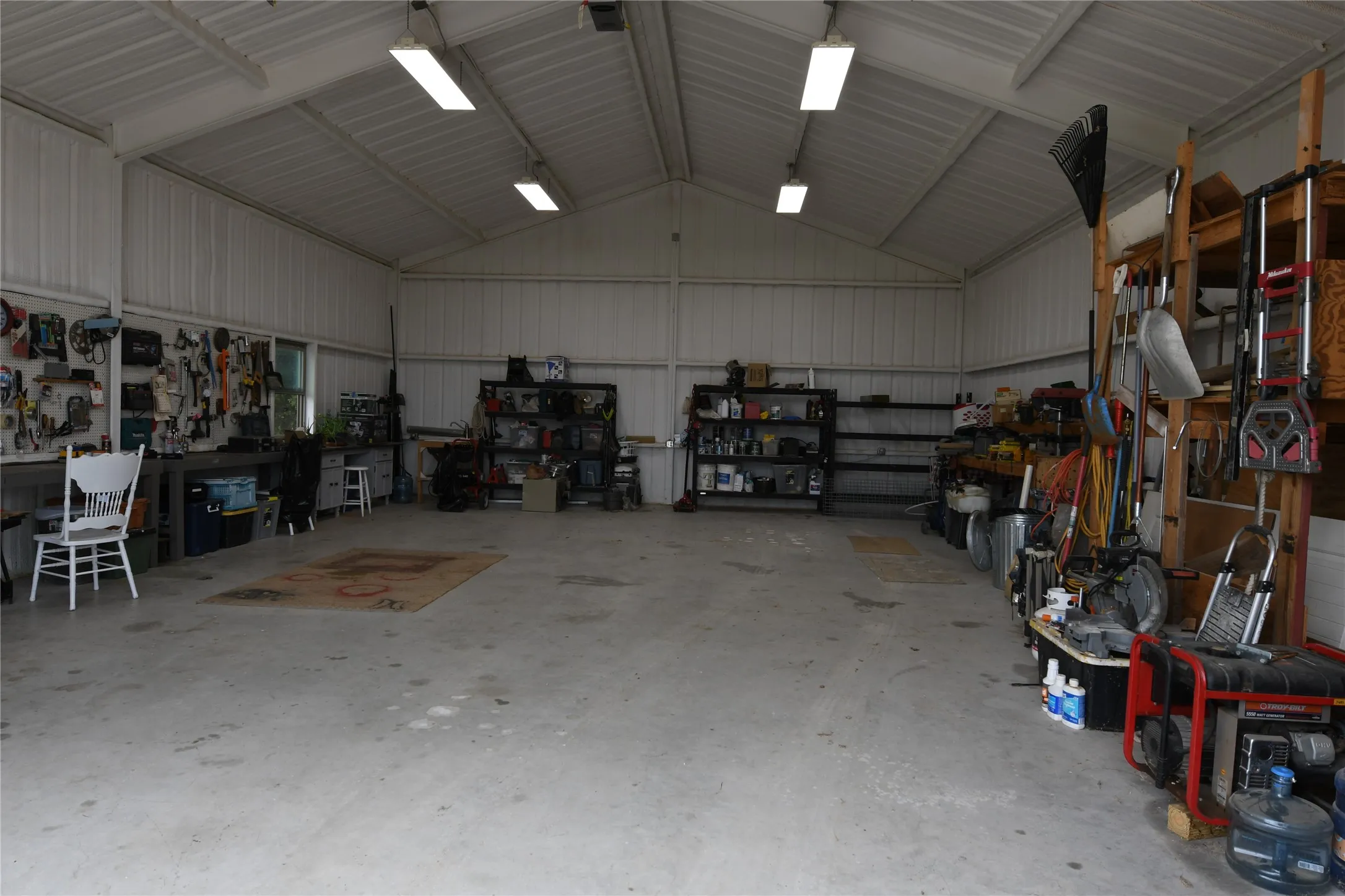 Farm For Sale in Montague County , 1809 Carminati Road, Montague, Texas 76251, 2 Bedroom, 2 Bathroom, 2 Garage spaces, 1,730 Sqft, built in 2017, mls#21334863, Real Estate Agent in Montague, Homes For Sale in Montague county, Homes For Sale in Montague, Realtor in Montague Texas, Real Estate Brokerage Independent Realty Texas, Luminita Cordes Realtor
