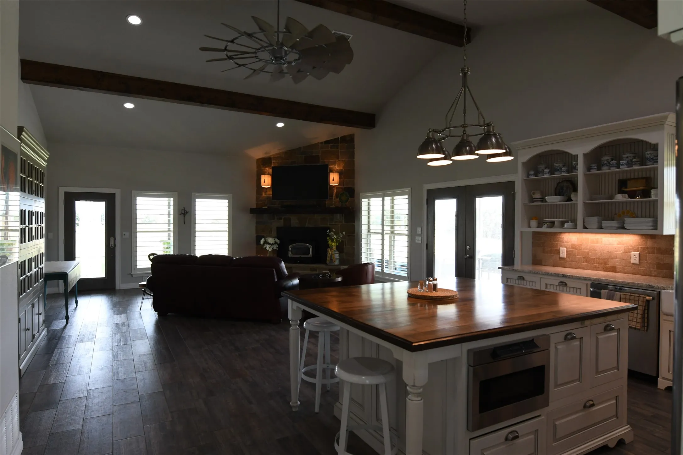 Farm For Sale in Montague County , 1809 Carminati Road, Montague, Texas 76251, 2 Bedroom, 2 Bathroom, 2 Garage spaces, 1,730 Sqft, built in 2017, mls#21334863, Real Estate Agent in Montague, Homes For Sale in Montague county, Homes For Sale in Montague, Realtor in Montague Texas, Real Estate Brokerage Independent Realty Texas, Luminita Cordes Realtor