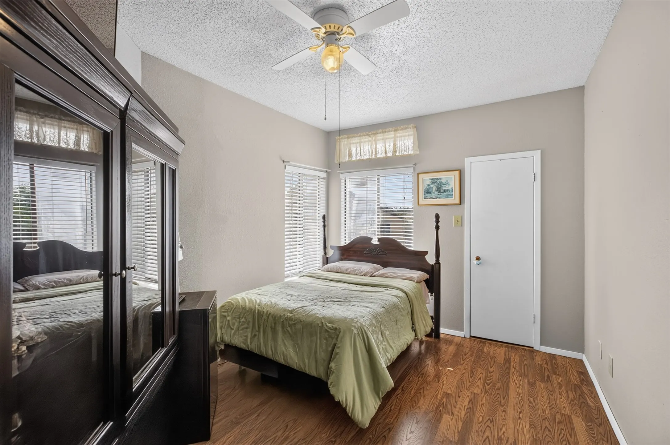Condominium For Sale in Dallas County , 5550 Spring Valley Road G24, Dallas, Texas 75254, 2 Bedrooms, 2 Bathrooms, Garage spaces, 1,012 Sqft, built in 1983, Price $202,000, mls#21335803, Real Estate Agent in Dallas, Homes For Sale in Dallas county, Homes For Sale in Dallas, Realtor in Dallas Texas, Real Estate Brokerage Independent Realty Texas, Luminita Cordes Realtor