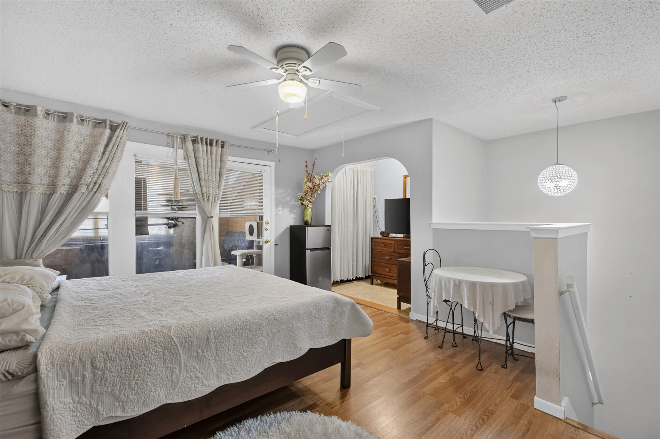 Condominium For Sale in Dallas County , 5550 Spring Valley Road G24, Dallas, Texas 75254, 2 Bedrooms, 2 Bathrooms, Garage spaces, 1,012 Sqft, built in 1983, Price $202,000, mls#21335803, Real Estate Agent in Dallas, Homes For Sale in Dallas county, Homes For Sale in Dallas, Realtor in Dallas Texas, Real Estate Brokerage Independent Realty Texas, Luminita Cordes Realtor