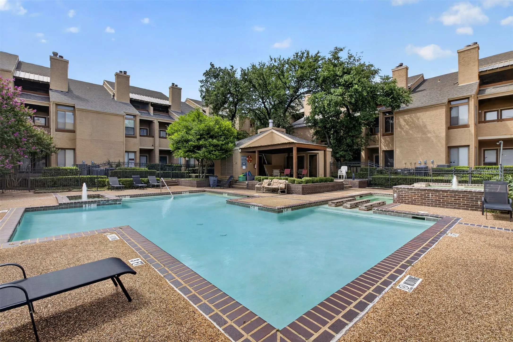 Condominium For Sale in Dallas County , 5550 Spring Valley Road G24, Dallas, Texas 75254, 2 Bedrooms, 2 Bathrooms, Garage spaces, 1,012 Sqft, built in 1983, Price $202,000, mls#21335803, Real Estate Agent in Dallas, Homes For Sale in Dallas county, Homes For Sale in Dallas, Realtor in Dallas Texas, Real Estate Brokerage Independent Realty Texas, Luminita Cordes Realtor