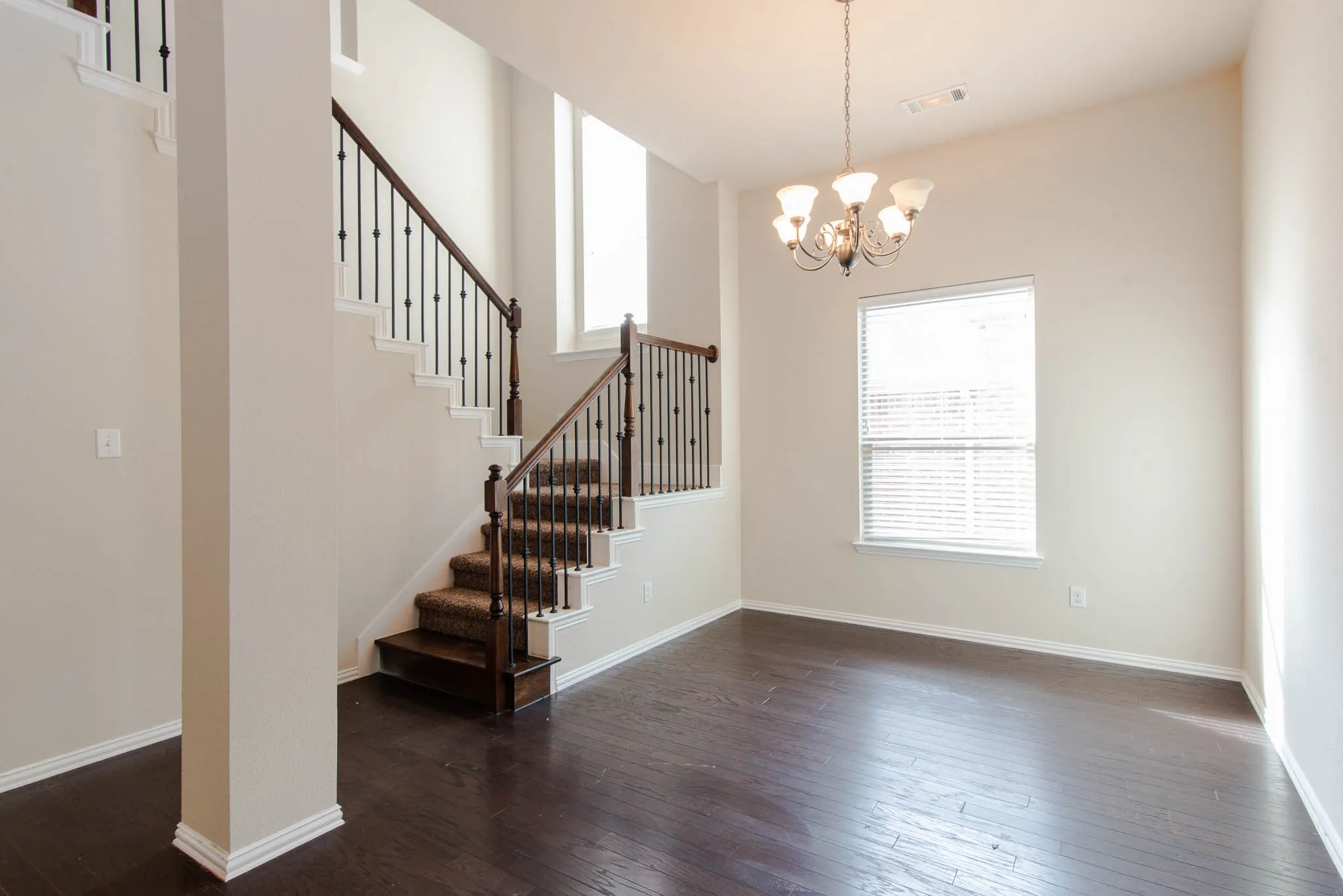 Single Family Residence For Rent in Denton County , 1512 Cockatiel Drive, Little Elm, Texas 75068, 5 Bedroom, 4 Bathroom, 2 Garage spaces, 3,606 Sqft, built in 2014, Price $3,195, mls#21335827, Real Estate Agent in Little Elm, Homes For Rent in Denton county, Homes For Rent in Little Elm, Realtor in Little Elm Texas, Real Estate Brokerage Independent Realty Texas, Luminita Cordes Realtor