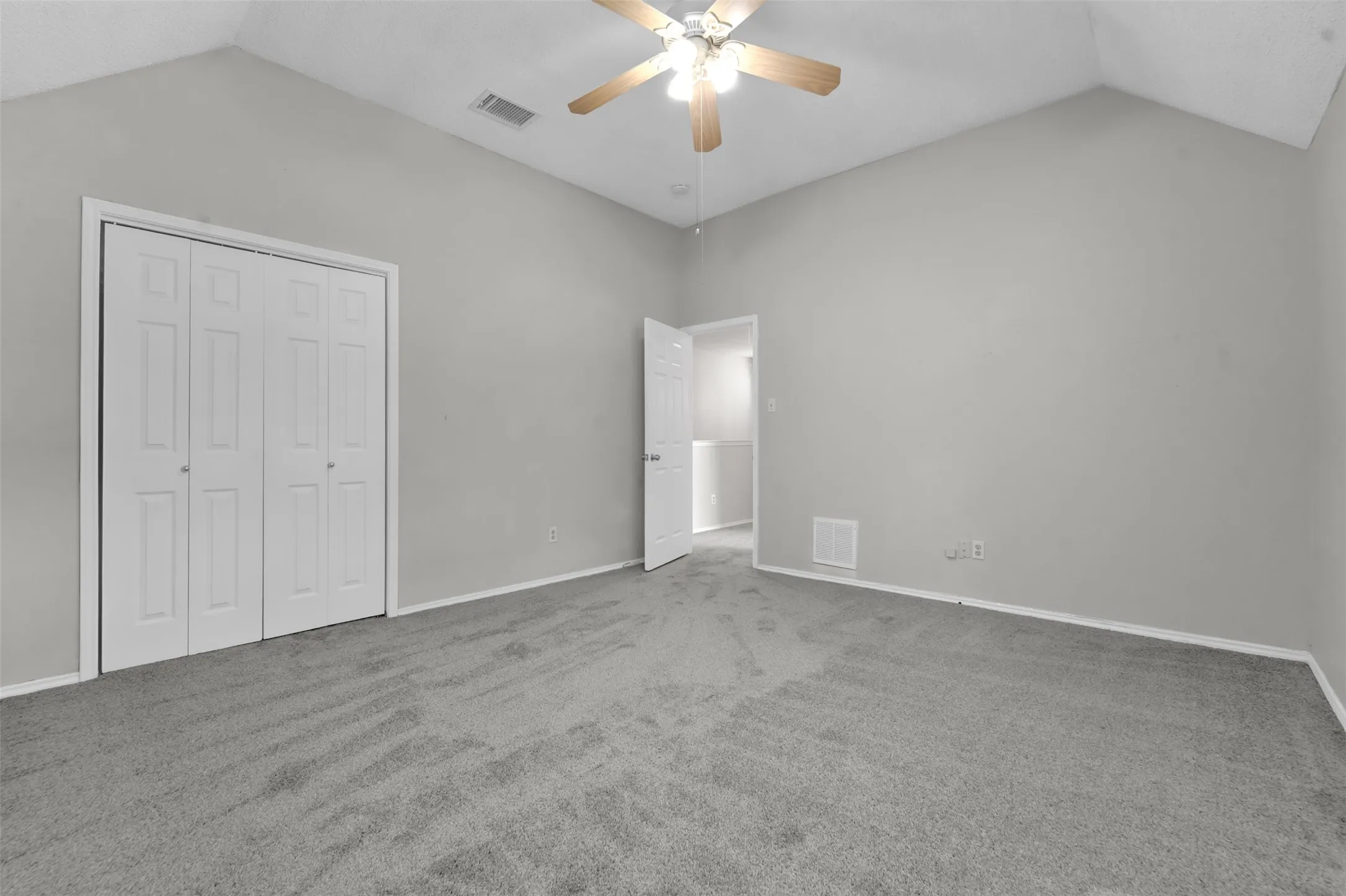 Single Family Residence For Rent in Dallas County , 1410 Post Oak Drive, Rowlett, Texas 75089, 3 Bedroom, 3 Bathroom, 2 Garage spaces, 1,681 Sqft, built in 1992, mls#21335828, Real Estate Agent in Rowlett, Homes For Rent in Dallas county, Homes For Rent in Rowlett, Realtor in Rowlett Texas, Real Estate Brokerage Independent Realty Texas, Luminita Cordes Realtor