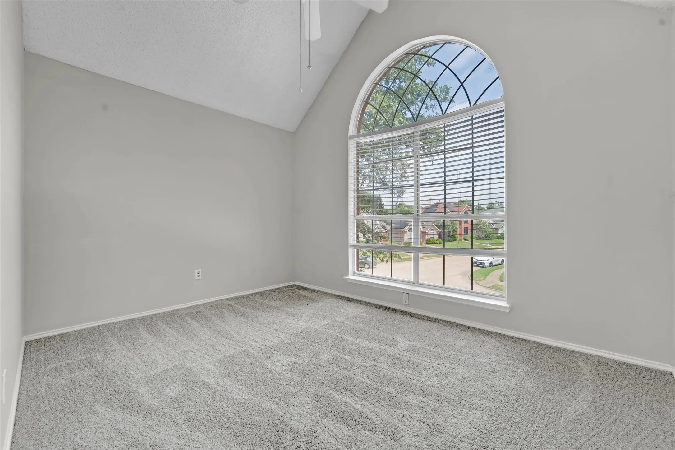Single Family Residence For Rent in Dallas County , 1410 Post Oak Drive, Rowlett, Texas 75089, 3 Bedroom, 3 Bathroom, 2 Garage spaces, 1,681 Sqft, built in 1992, mls#21335828, Real Estate Agent in Rowlett, Homes For Rent in Dallas county, Homes For Rent in Rowlett, Realtor in Rowlett Texas, Real Estate Brokerage Independent Realty Texas, Luminita Cordes Realtor