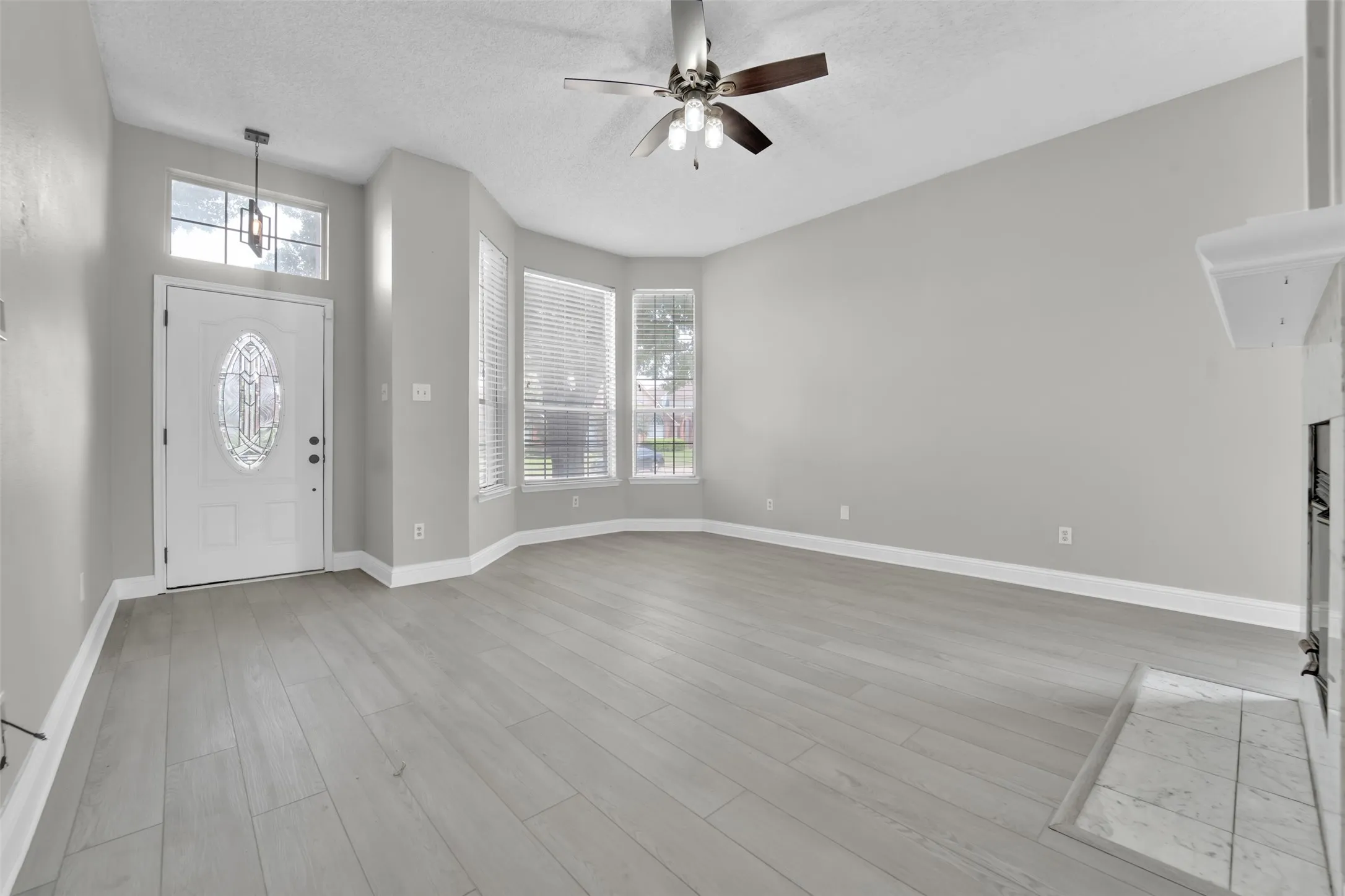 Single Family Residence For Rent in Dallas County , 1410 Post Oak Drive, Rowlett, Texas 75089, 3 Bedroom, 3 Bathroom, 2 Garage spaces, 1,681 Sqft, built in 1992, mls#21335828, Real Estate Agent in Rowlett, Homes For Rent in Dallas county, Homes For Rent in Rowlett, Realtor in Rowlett Texas, Real Estate Brokerage Independent Realty Texas, Luminita Cordes Realtor