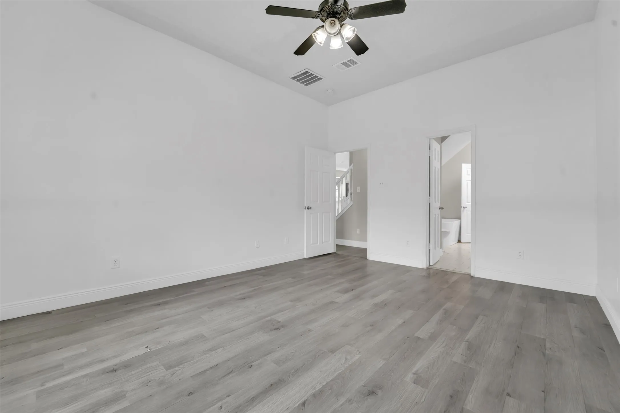 Single Family Residence For Rent in Dallas County , 1410 Post Oak Drive, Rowlett, Texas 75089, 3 Bedroom, 3 Bathroom, 2 Garage spaces, 1,681 Sqft, built in 1992, mls#21335828, Real Estate Agent in Rowlett, Homes For Rent in Dallas county, Homes For Rent in Rowlett, Realtor in Rowlett Texas, Real Estate Brokerage Independent Realty Texas, Luminita Cordes Realtor