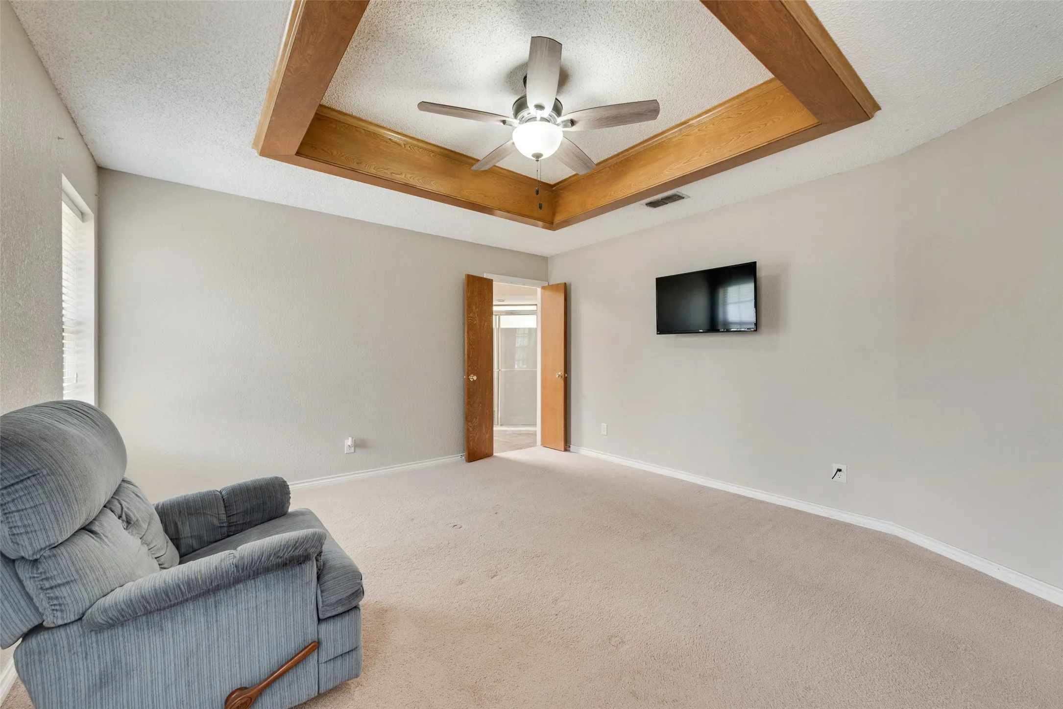 Single Family Residence For Sale in Ellis County , 607 S 2nd Street, Midlothian, Texas 76065, 3 Bedroom, 2 Bathroom, 2 Garage spaces, 1,621 Sqft, built in 1986, mls#21330298, Real Estate Agent in Midlothian, Homes For Sale in Ellis county, Homes For Sale in Midlothian, Realtor in Midlothian Texas, Real Estate Brokerage Independent Realty Texas, Luminita Cordes Realtor
