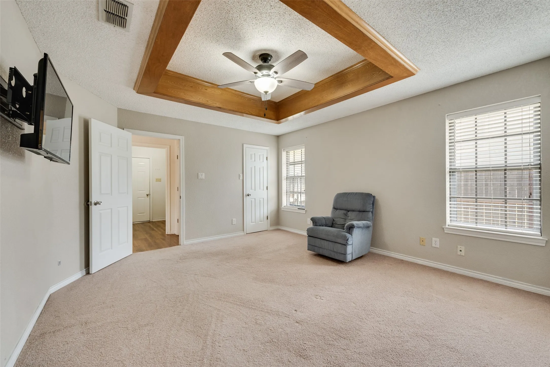 Single Family Residence For Sale in Ellis County , 607 S 2nd Street, Midlothian, Texas 76065, 3 Bedroom, 2 Bathroom, 2 Garage spaces, 1,621 Sqft, built in 1986, mls#21330298, Real Estate Agent in Midlothian, Homes For Sale in Ellis county, Homes For Sale in Midlothian, Realtor in Midlothian Texas, Real Estate Brokerage Independent Realty Texas, Luminita Cordes Realtor