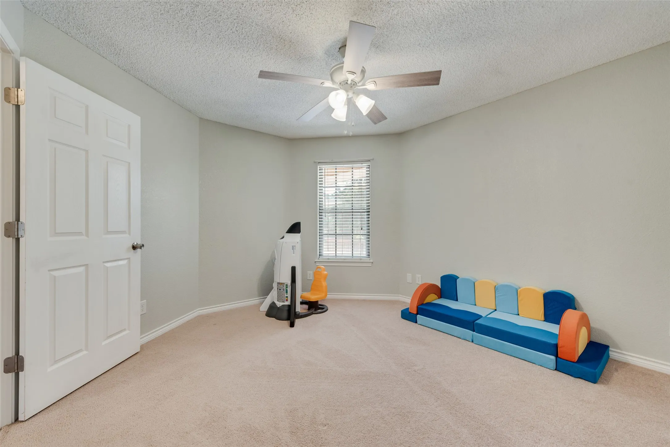 Single Family Residence For Sale in Ellis County , 607 S 2nd Street, Midlothian, Texas 76065, 3 Bedroom, 2 Bathroom, 2 Garage spaces, 1,621 Sqft, built in 1986, mls#21330298, Real Estate Agent in Midlothian, Homes For Sale in Ellis county, Homes For Sale in Midlothian, Realtor in Midlothian Texas, Real Estate Brokerage Independent Realty Texas, Luminita Cordes Realtor