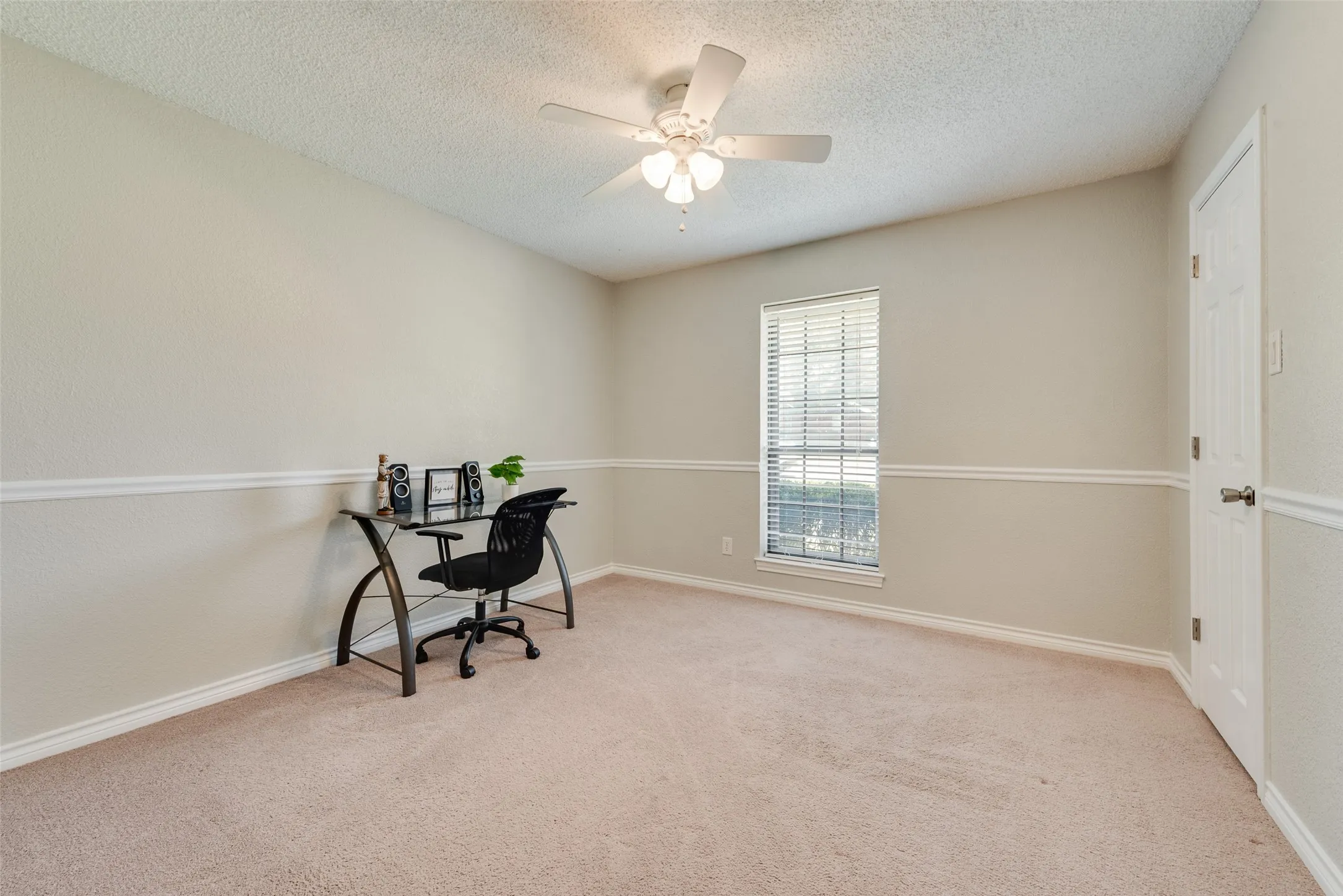 Single Family Residence For Sale in Ellis County , 607 S 2nd Street, Midlothian, Texas 76065, 3 Bedroom, 2 Bathroom, 2 Garage spaces, 1,621 Sqft, built in 1986, mls#21330298, Real Estate Agent in Midlothian, Homes For Sale in Ellis county, Homes For Sale in Midlothian, Realtor in Midlothian Texas, Real Estate Brokerage Independent Realty Texas, Luminita Cordes Realtor