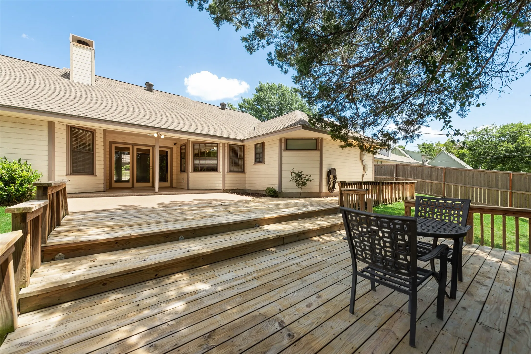 Single Family Residence For Sale in Ellis County , 607 S 2nd Street, Midlothian, Texas 76065, 3 Bedroom, 2 Bathroom, 2 Garage spaces, 1,621 Sqft, built in 1986, mls#21330298, Real Estate Agent in Midlothian, Homes For Sale in Ellis county, Homes For Sale in Midlothian, Realtor in Midlothian Texas, Real Estate Brokerage Independent Realty Texas, Luminita Cordes Realtor