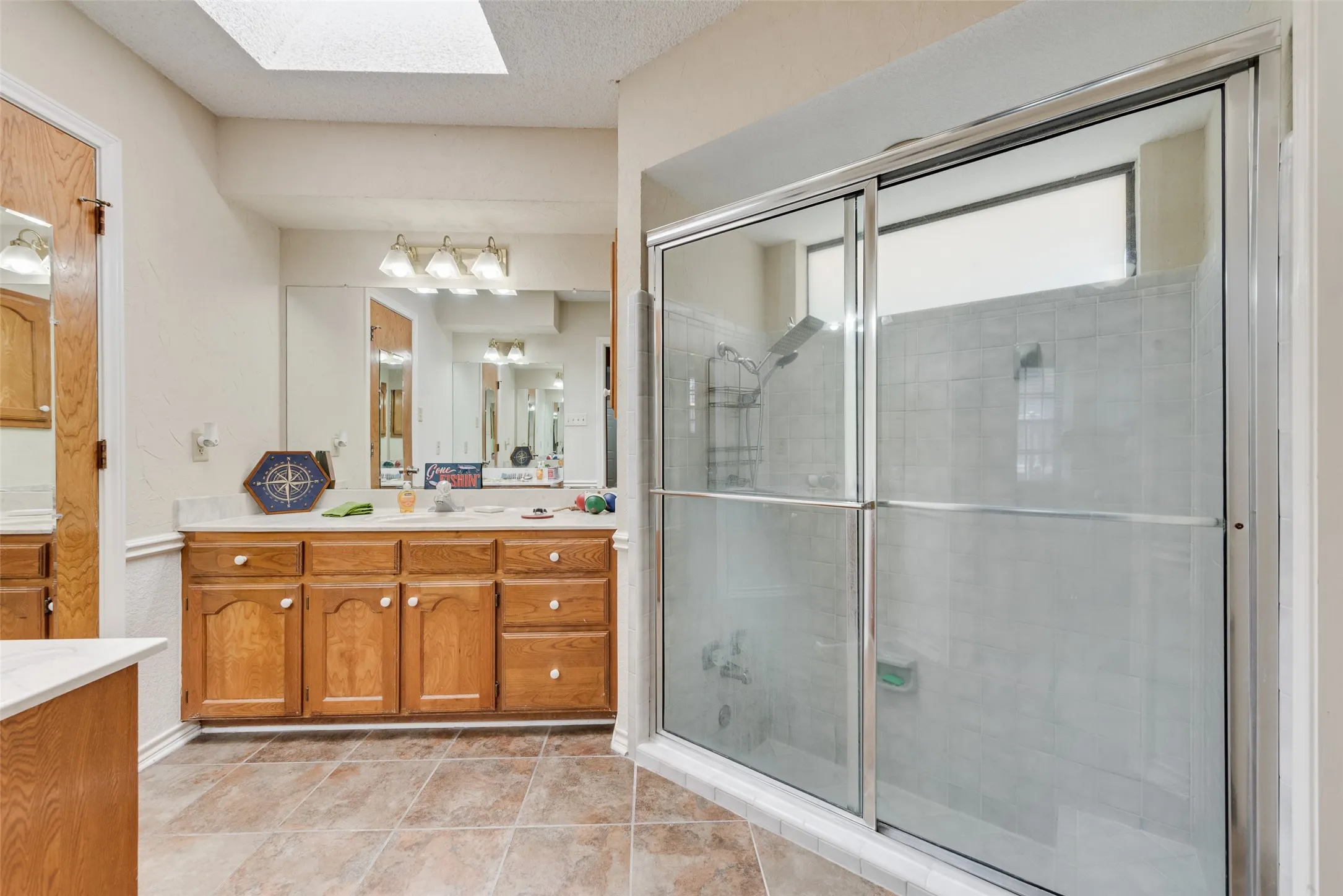 Single Family Residence For Sale in Ellis County , 607 S 2nd Street, Midlothian, Texas 76065, 3 Bedroom, 2 Bathroom, 2 Garage spaces, 1,621 Sqft, built in 1986, mls#21330298, Real Estate Agent in Midlothian, Homes For Sale in Ellis county, Homes For Sale in Midlothian, Realtor in Midlothian Texas, Real Estate Brokerage Independent Realty Texas, Luminita Cordes Realtor