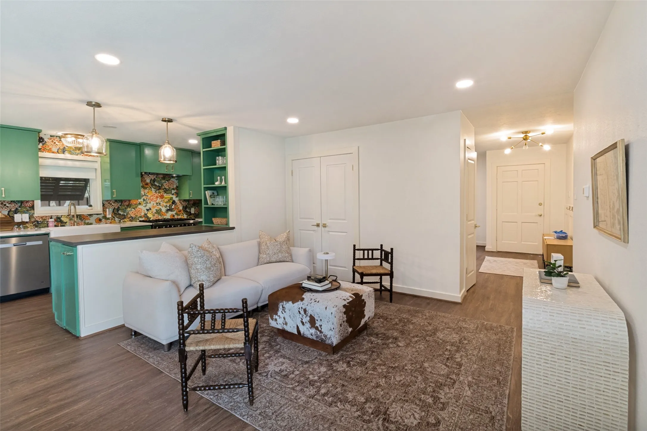 Single Family Residence For Sale in Dallas County , 1125 Pueblo Drive, Richardson, Texas 75080, 4 Bedroom, 3 Bathroom, 2 Garage spaces, 2,027 Sqft, built in 1966, mls#21328757, Real Estate Agent in Richardson, Homes For Sale in Dallas county, Homes For Sale in Richardson, Realtor in Richardson Texas, Real Estate Brokerage Independent Realty Texas, Luminita Cordes Realtor