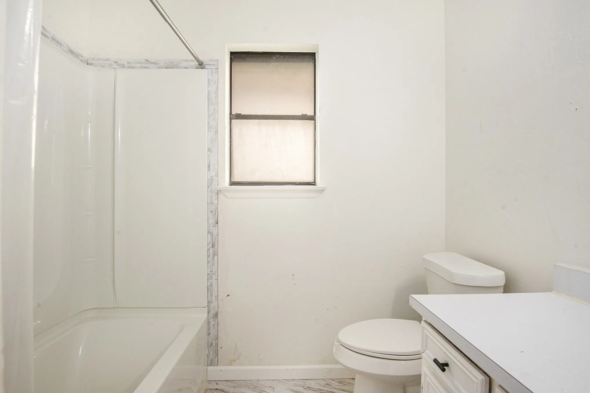 Duplex For Rent in Tarrant County , 6819 W Cleburne Road, Fort Worth, Texas 76133, 2 Bedroom, 1 Bathroom, 1 Garage spaces, 2,076 Sqft, built in 1978, mls#21335850, Real Estate Agent in Fort Worth, Homes For Rent in Tarrant county, Homes For Rent in Fort Worth, Realtor in Fort Worth Texas, Real Estate Brokerage Independent Realty Texas, Luminita Cordes Realtor