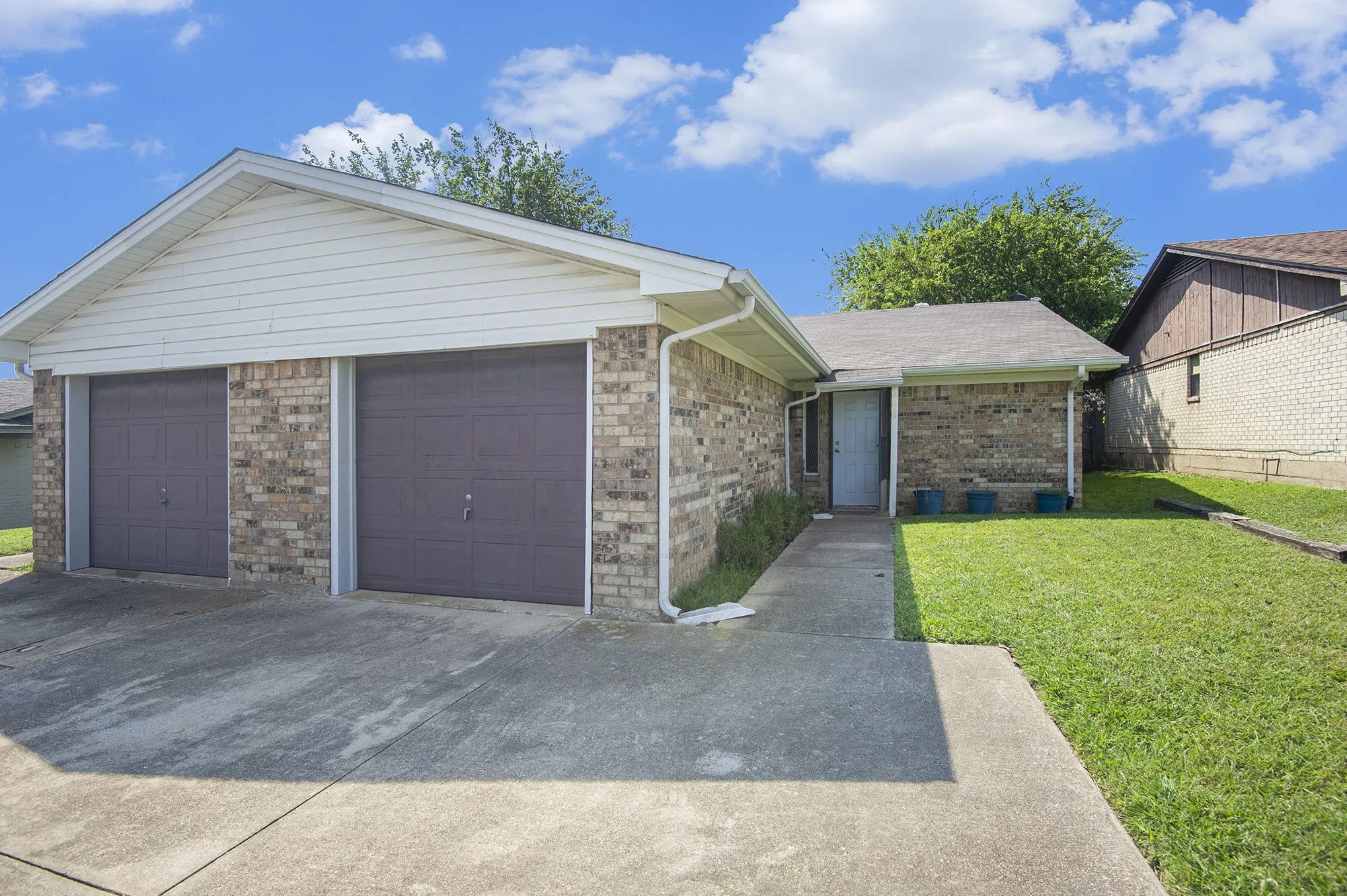 Duplex For Rent in Tarrant County , 6819 W Cleburne Road, Fort Worth, Texas 76133, 2 Bedroom, 1 Bathroom, 1 Garage spaces, 2,076 Sqft, built in 1978, mls#21335850, Real Estate Agent in Fort Worth, Homes For Rent in Tarrant county, Homes For Rent in Fort Worth, Realtor in Fort Worth Texas, Real Estate Brokerage Independent Realty Texas, Luminita Cordes Realtor