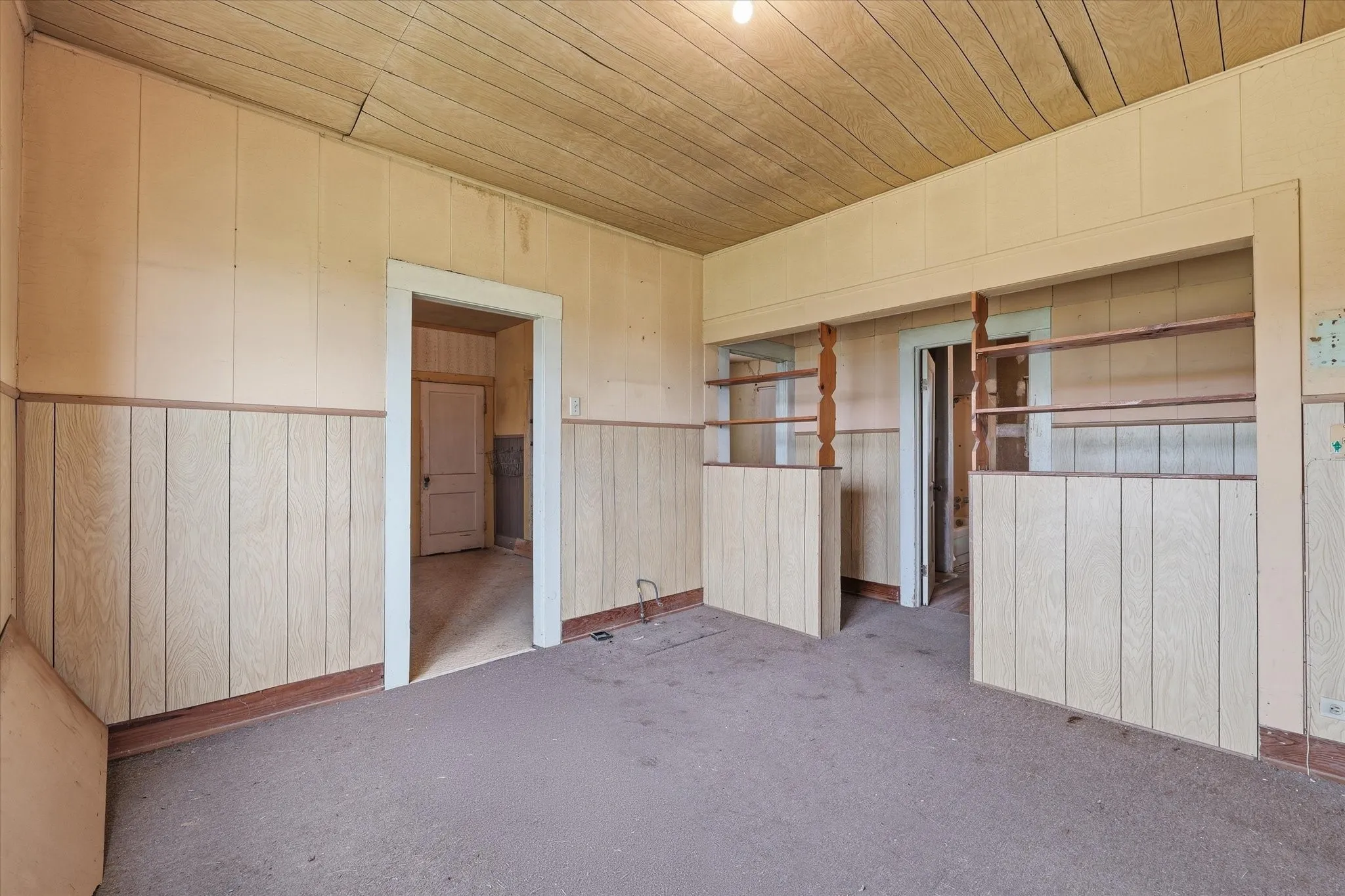 Single Family Residence For Sale in Mc Lennan County , 10847 Elk Road, Axtell, Texas 76624, 2 Bedroom, 1 Bathroom, Garage spaces, 1,102 Sqft, built in 1934, mls#21335637, Real Estate Agent in Axtell, Homes For Sale in Mc Lennan county, Homes For Sale in Axtell, Realtor in Axtell Texas, Real Estate Brokerage Independent Realty Texas, Luminita Cordes Realtor