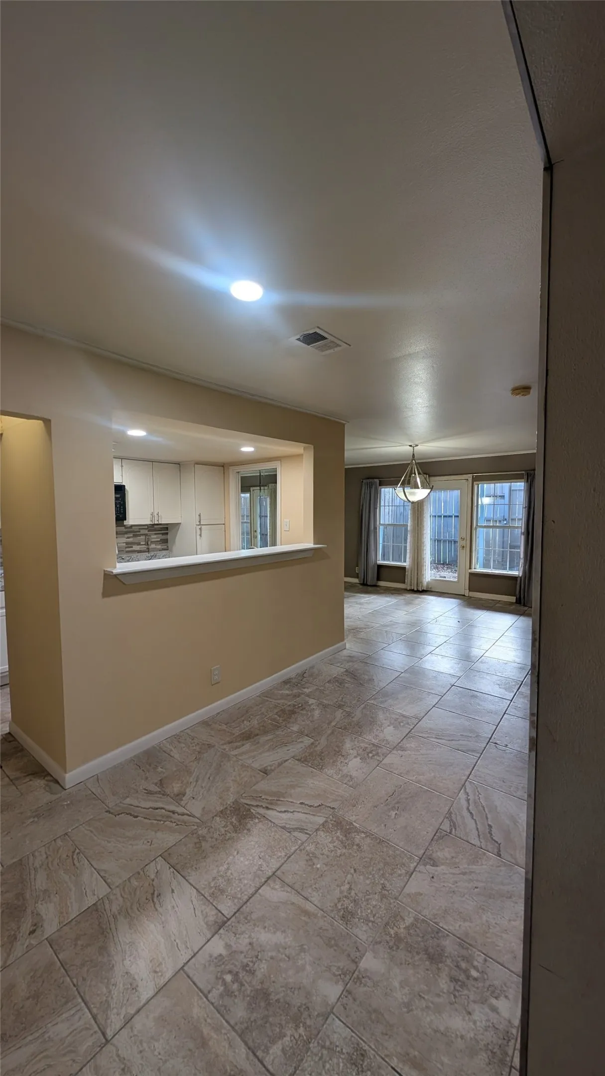 Condominium For Sale in Tarrant County , 556 E Avenue J B, Grand Prairie, Texas 75050, 3 Bedroom, 3 Bathroom, Garage spaces, 1,514 Sqft, built in 1968, mls#21332887, Real Estate Agent in Grand Prairie, Homes For Sale in Tarrant county, Homes For Sale in Grand Prairie, Realtor in Grand Prairie Texas, Real Estate Brokerage Independent Realty Texas, Luminita Cordes Realtor