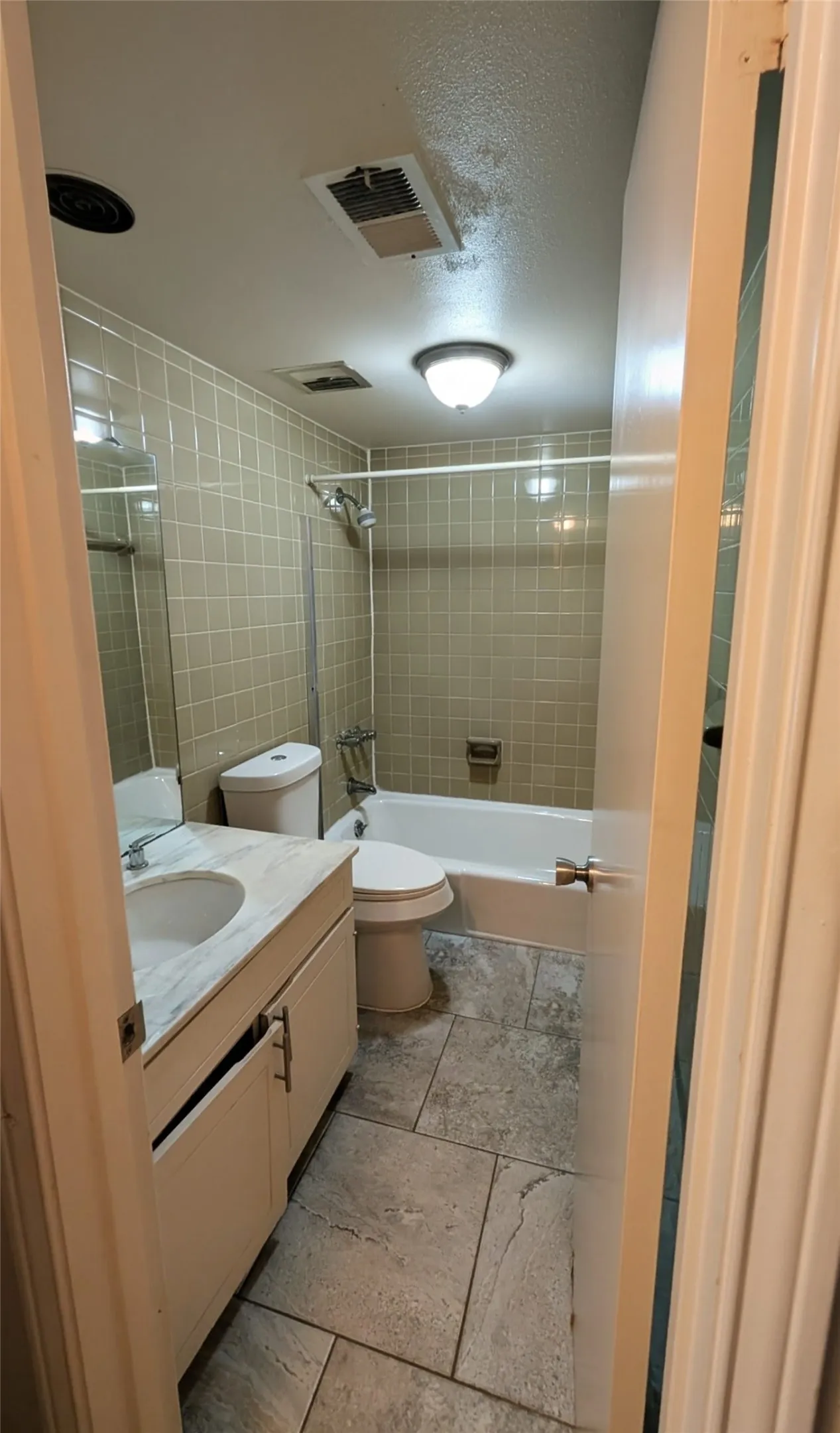 Condominium For Sale in Tarrant County , 556 E Avenue J B, Grand Prairie, Texas 75050, 3 Bedroom, 3 Bathroom, Garage spaces, 1,514 Sqft, built in 1968, mls#21332887, Real Estate Agent in Grand Prairie, Homes For Sale in Tarrant county, Homes For Sale in Grand Prairie, Realtor in Grand Prairie Texas, Real Estate Brokerage Independent Realty Texas, Luminita Cordes Realtor