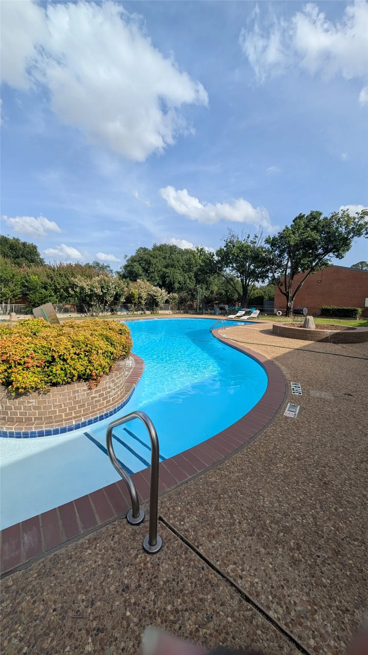 Condominium For Sale in Tarrant County , 556 E Avenue J B, Grand Prairie, Texas 75050, 3 Bedroom, 3 Bathroom, Garage spaces, 1,514 Sqft, built in 1968, mls#21332887, Real Estate Agent in Grand Prairie, Homes For Sale in Tarrant county, Homes For Sale in Grand Prairie, Realtor in Grand Prairie Texas, Real Estate Brokerage Independent Realty Texas, Luminita Cordes Realtor