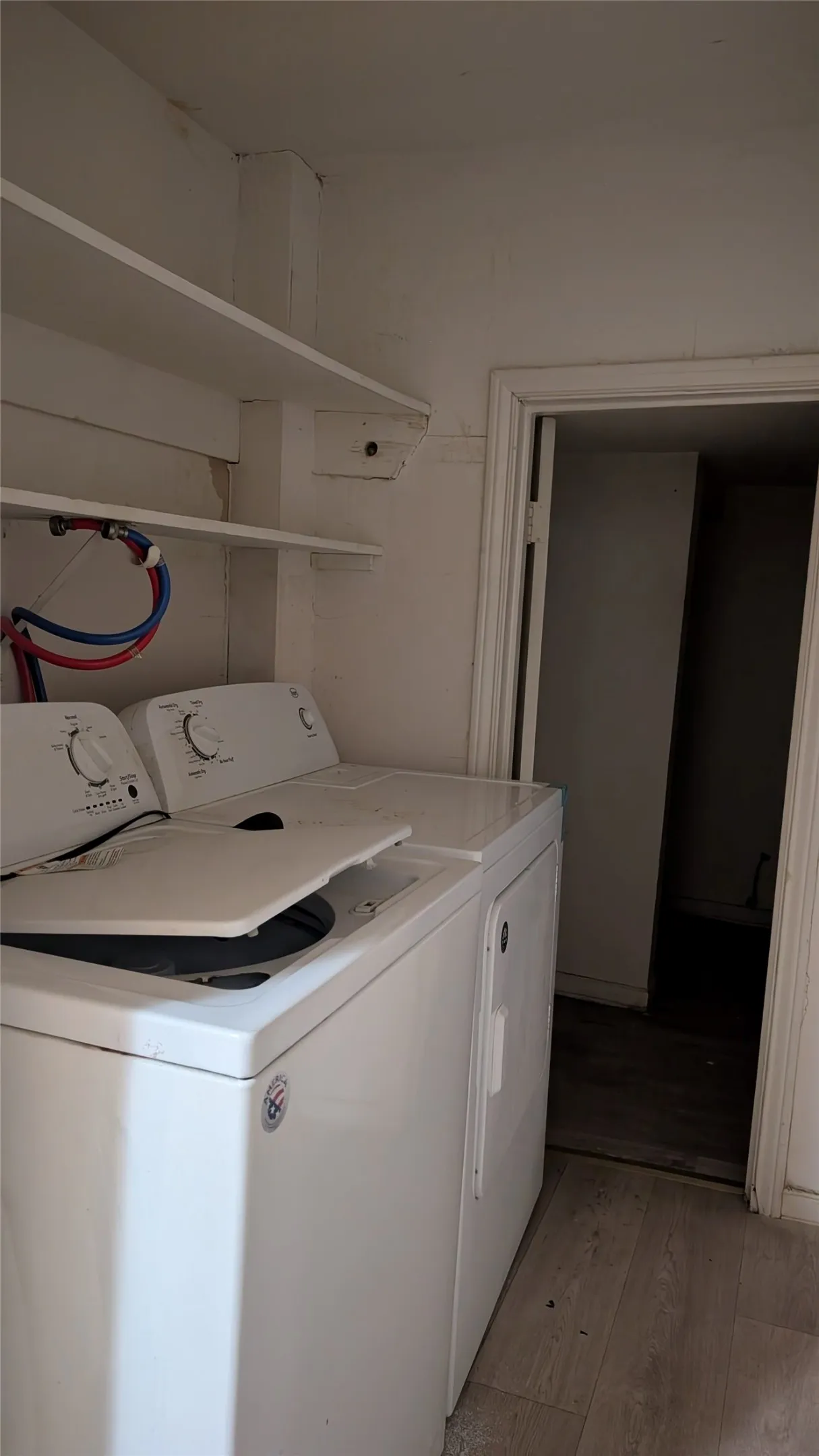 Condominium For Sale in Tarrant County , 556 E Avenue J B, Grand Prairie, Texas 75050, 3 Bedroom, 3 Bathroom, Garage spaces, 1,514 Sqft, built in 1968, mls#21332887, Real Estate Agent in Grand Prairie, Homes For Sale in Tarrant county, Homes For Sale in Grand Prairie, Realtor in Grand Prairie Texas, Real Estate Brokerage Independent Realty Texas, Luminita Cordes Realtor