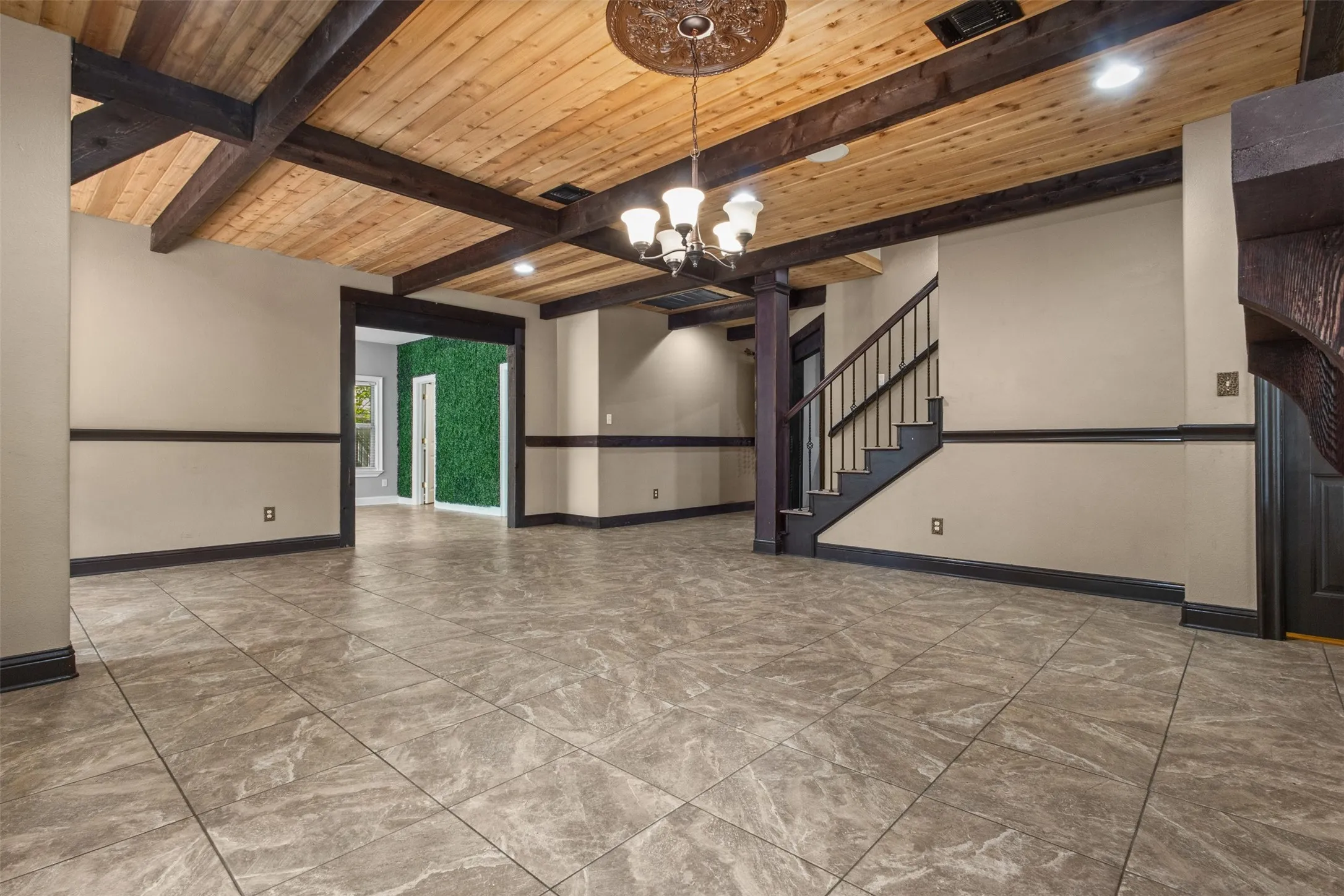 Single Family Residence For Sale in Dallas County , 3030 Weisenberger Drive, Dallas, Texas 75212, 5 Bedroom, 4 Bathroom, Garage spaces, 4,180 Sqft, built in 2013, mls#21335852, Real Estate Agent in Dallas, Homes For Sale in Dallas county, Homes For Sale in Dallas, Realtor in Dallas Texas, Real Estate Brokerage Independent Realty Texas, Luminita Cordes Realtor