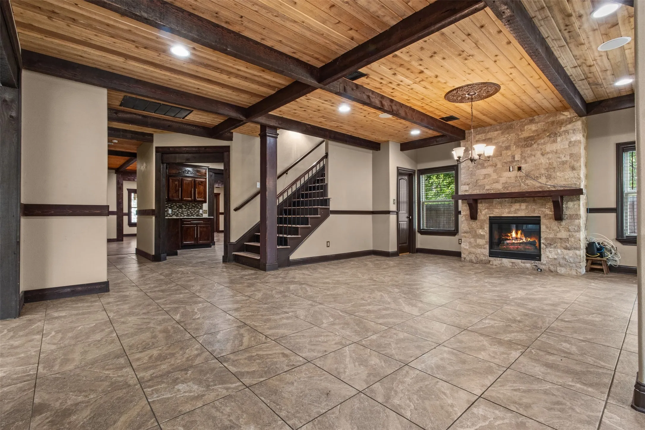 Single Family Residence For Sale in Dallas County , 3030 Weisenberger Drive, Dallas, Texas 75212, 5 Bedroom, 4 Bathroom, Garage spaces, 4,180 Sqft, built in 2013, mls#21335852, Real Estate Agent in Dallas, Homes For Sale in Dallas county, Homes For Sale in Dallas, Realtor in Dallas Texas, Real Estate Brokerage Independent Realty Texas, Luminita Cordes Realtor